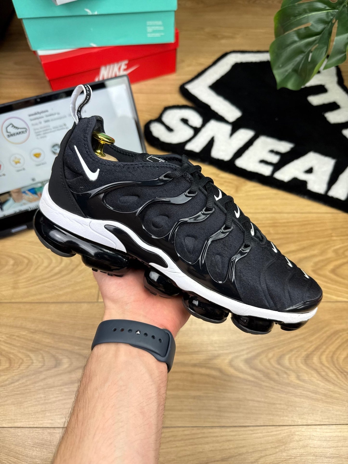 Nike Air Vapormax Plus (42.5)
