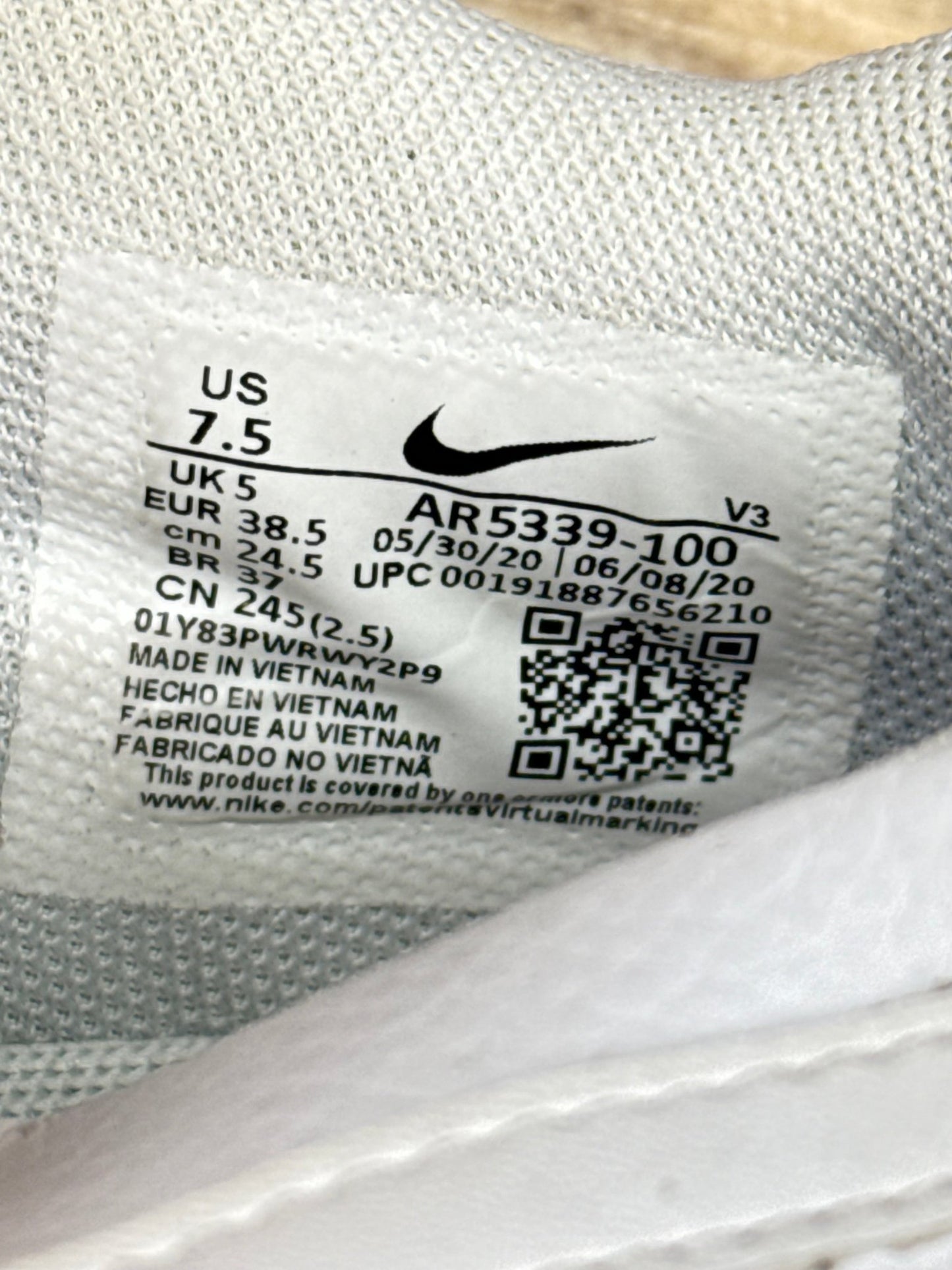 Nike Air Force 1 Sage (38.5)