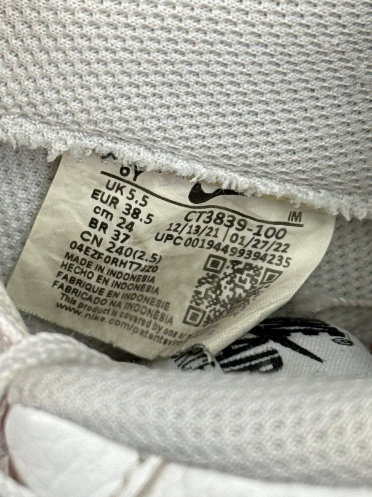 Nike Air Force 1 Low (38.5)