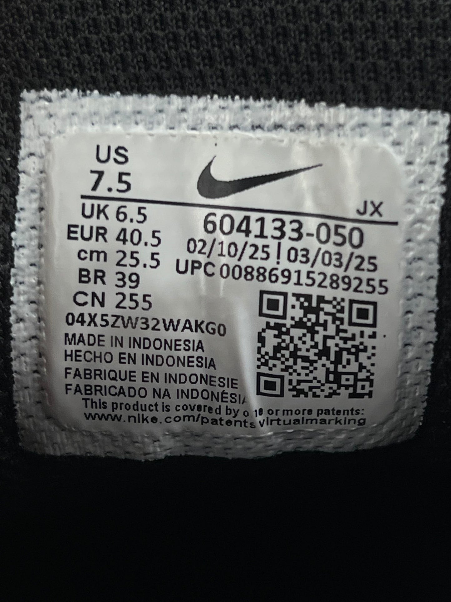 Nike Air Max Plus Triple Black — buty sportowe męskie w bardzo dobrym stanie rozmiar 40.5, opcjonalne zdjęcie 1
