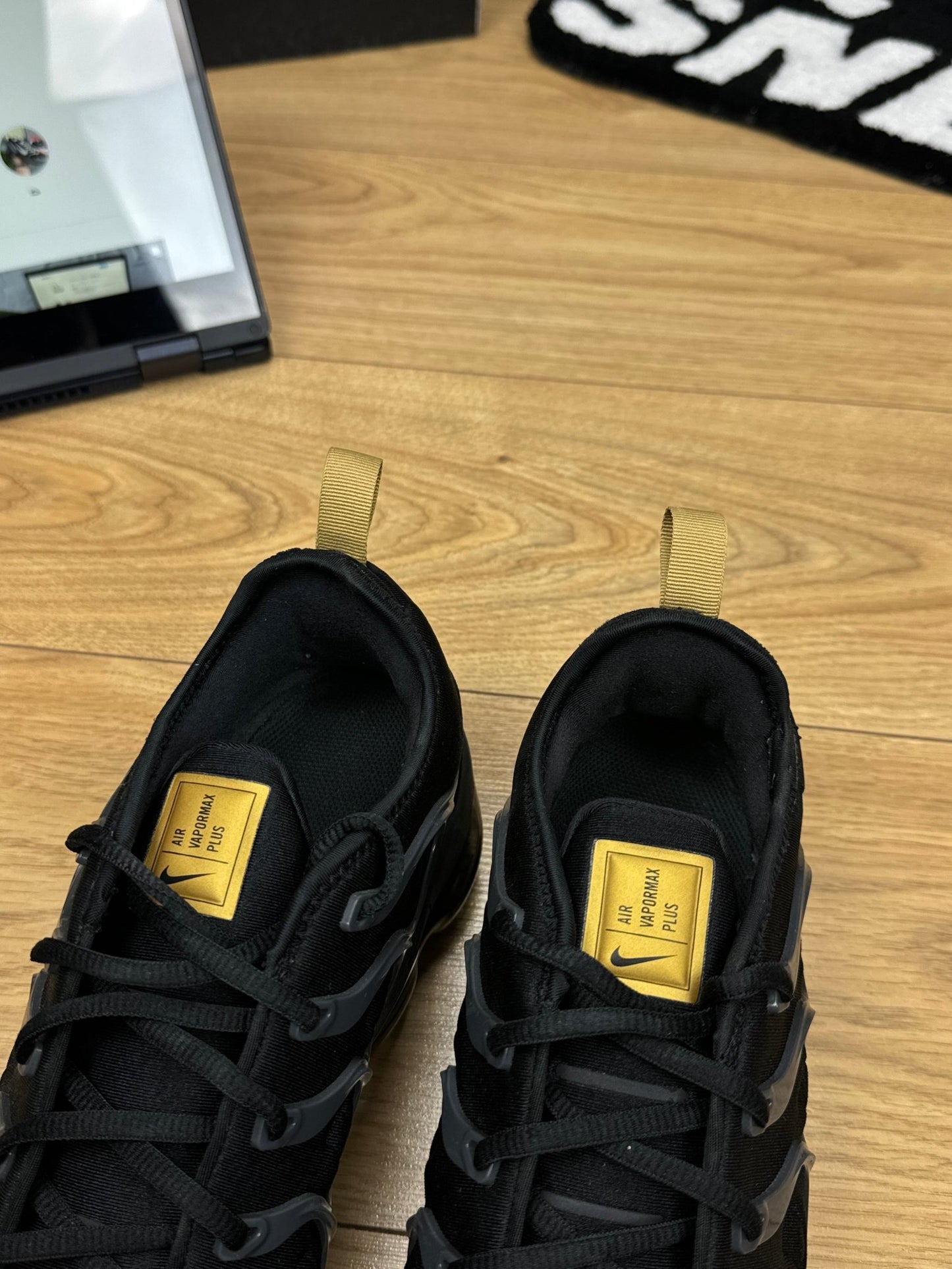 Nike Air Vapormax Plus (45.5)