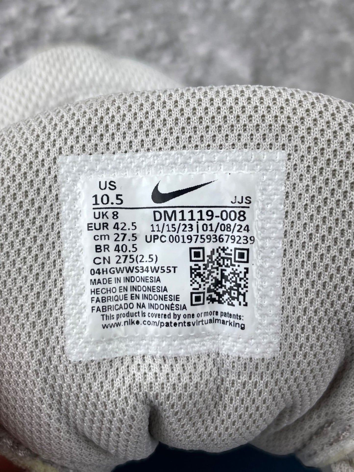 Nike Legend Essential 3 — buty sportowe damskie w bardzo dobrym stanie rozmiar 42.5, opcjonalne zdjęcie 2