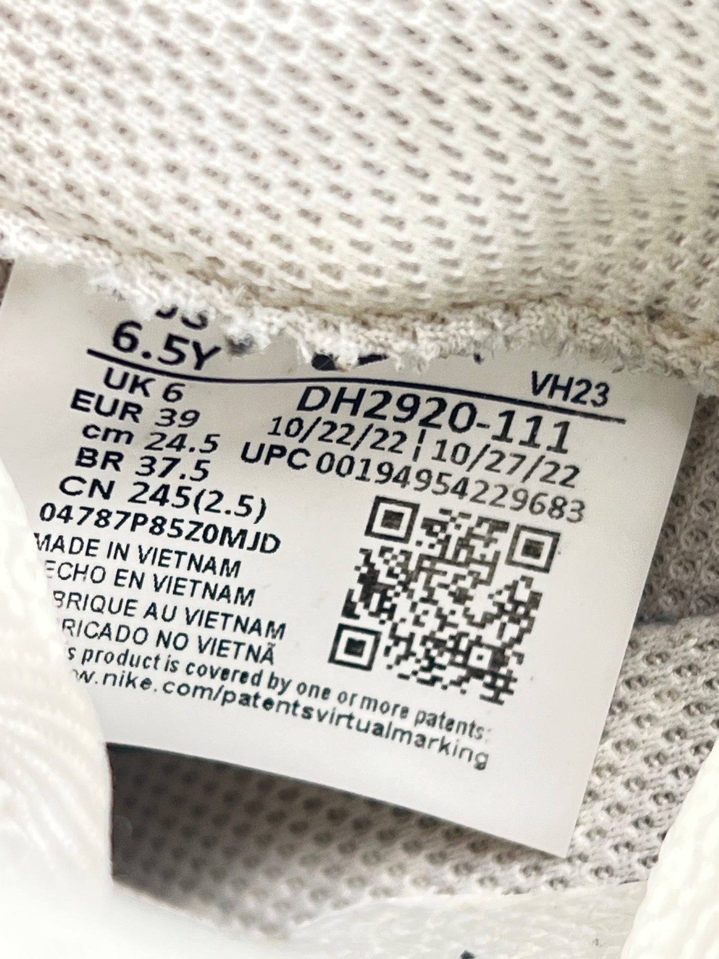 Nike Air Force 1 Low Triple White — buty sportowe damskie w bardzo dobrym stanie rozmiar 39, opcjonalne zdjęcie 1