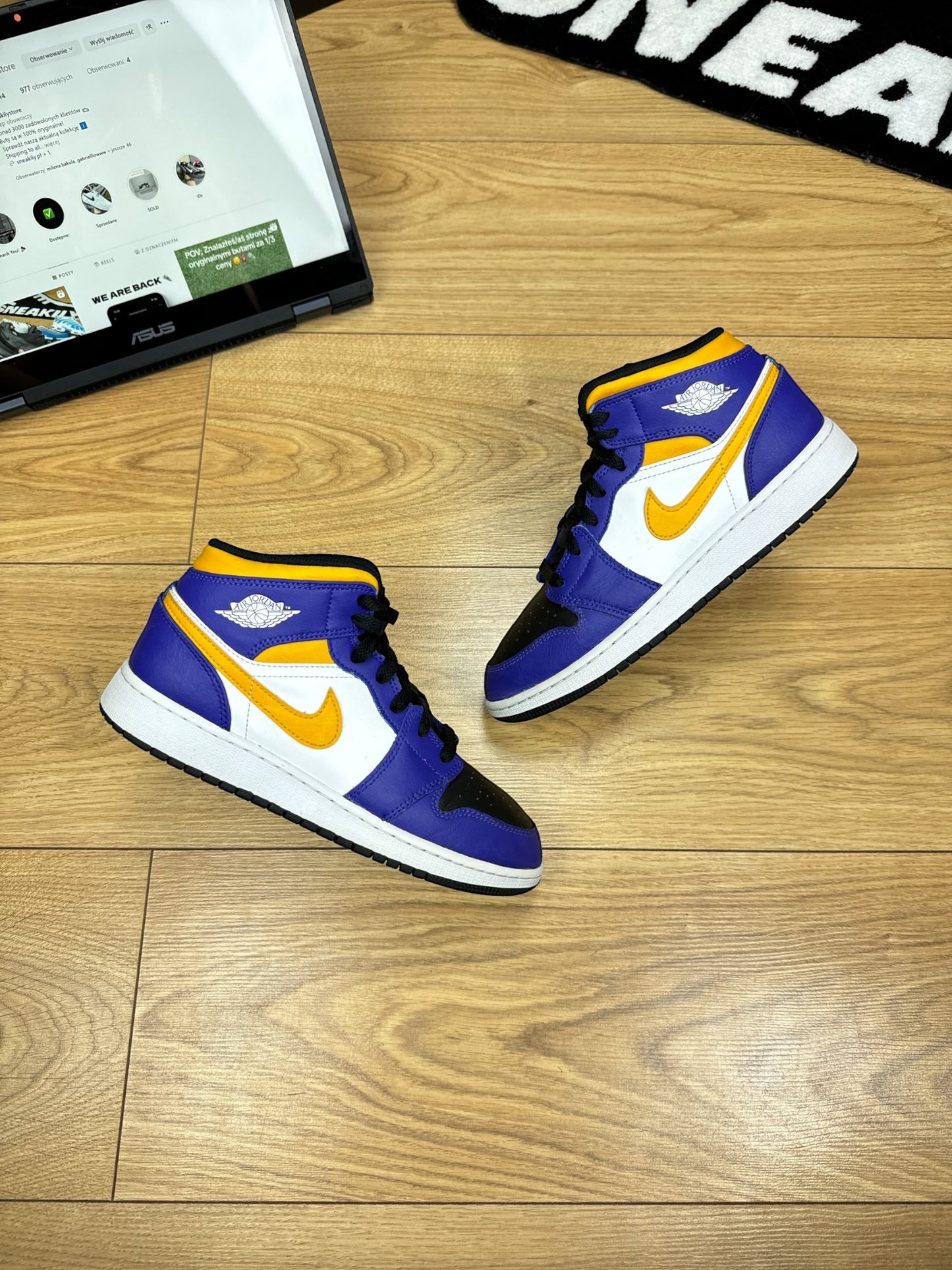 Nike Air Jordan 1 Mid (38.5)