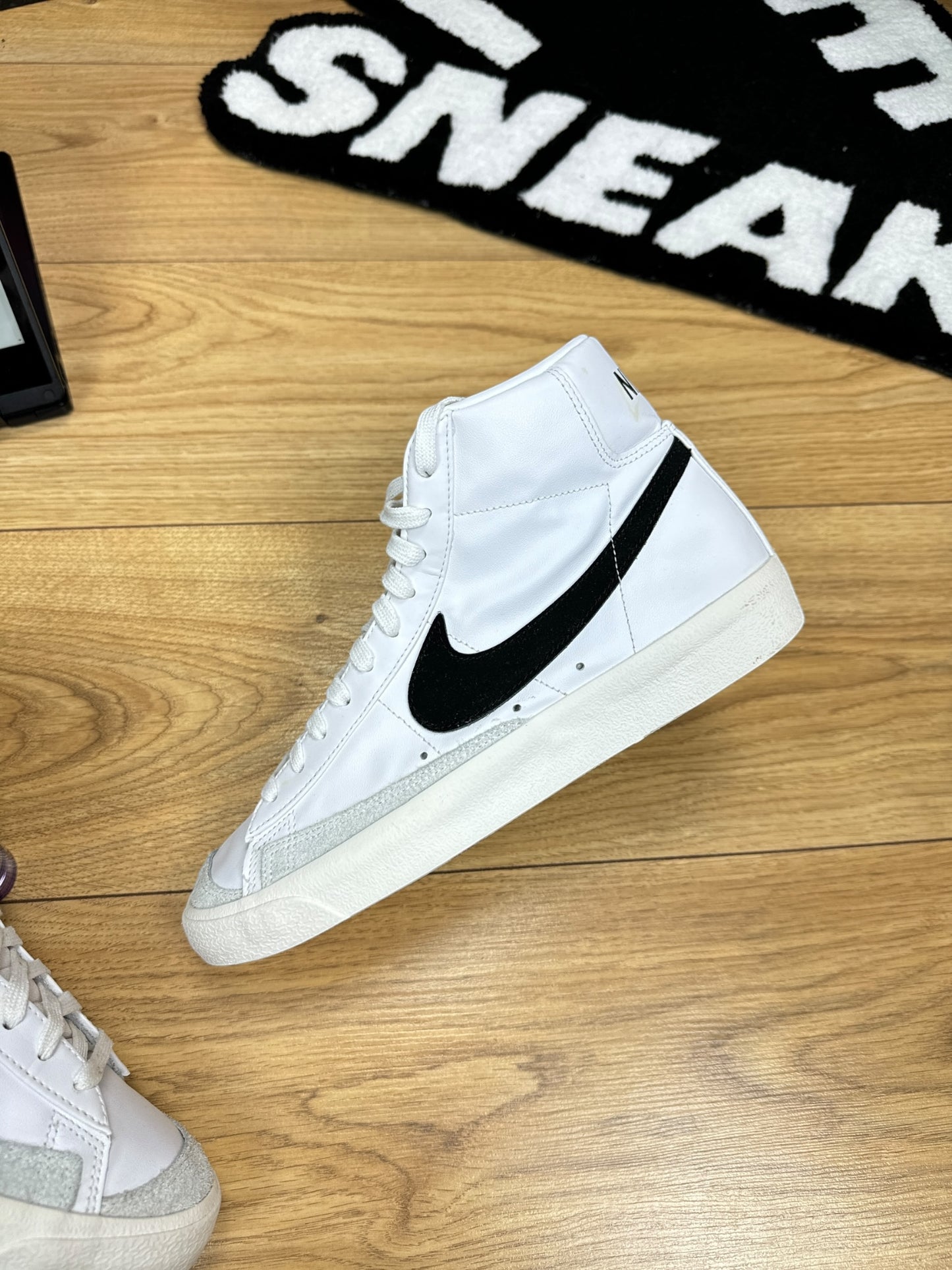 Nike Blazer Mid 77 (41)