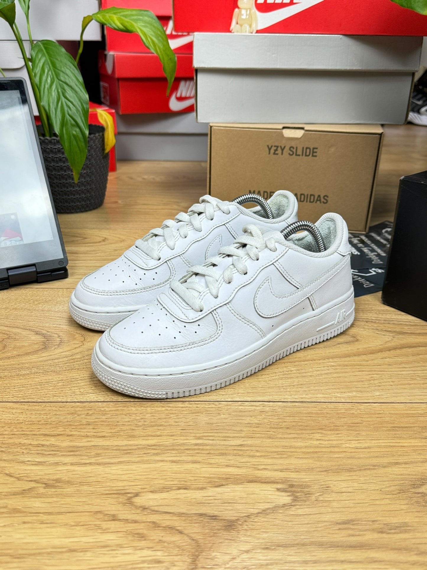 Nike Air Force 1 Low (37.5)