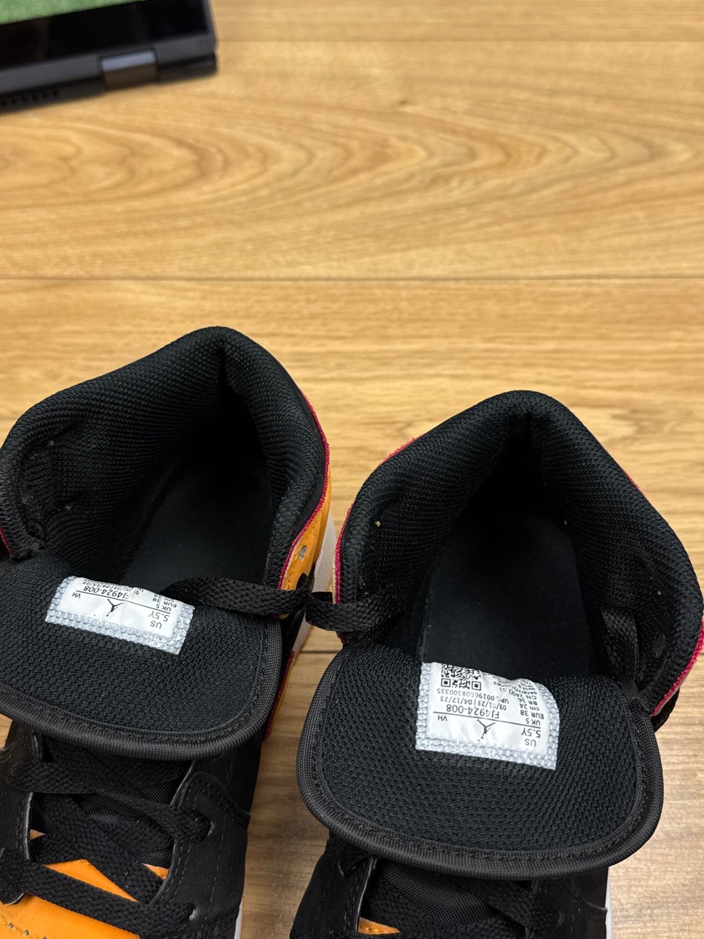 Nike Air Jordan 1 Mid (38)