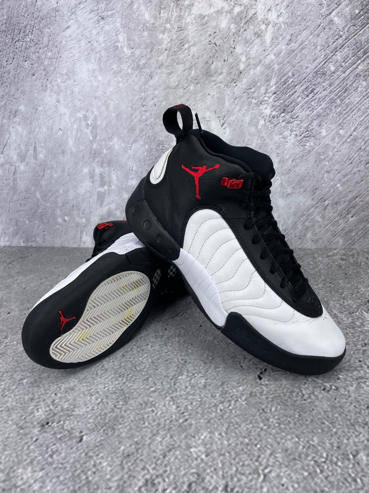 Jordan Nike Air Jordan Jumpman Pro Bulls - buty sportowe, para butów, widok z boku na tle studyjnym