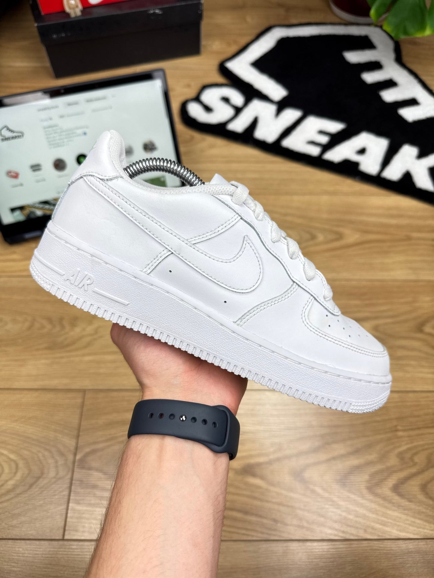 Nike Air Force 1 Low (40)