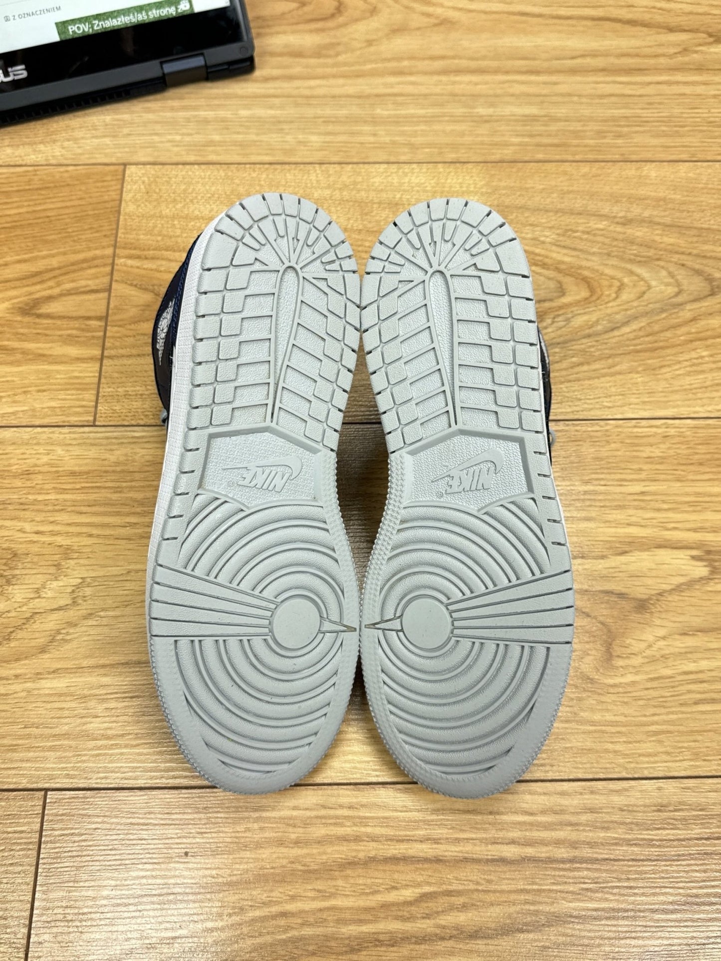 Nike Air Jordan 1 Mid (38.5)