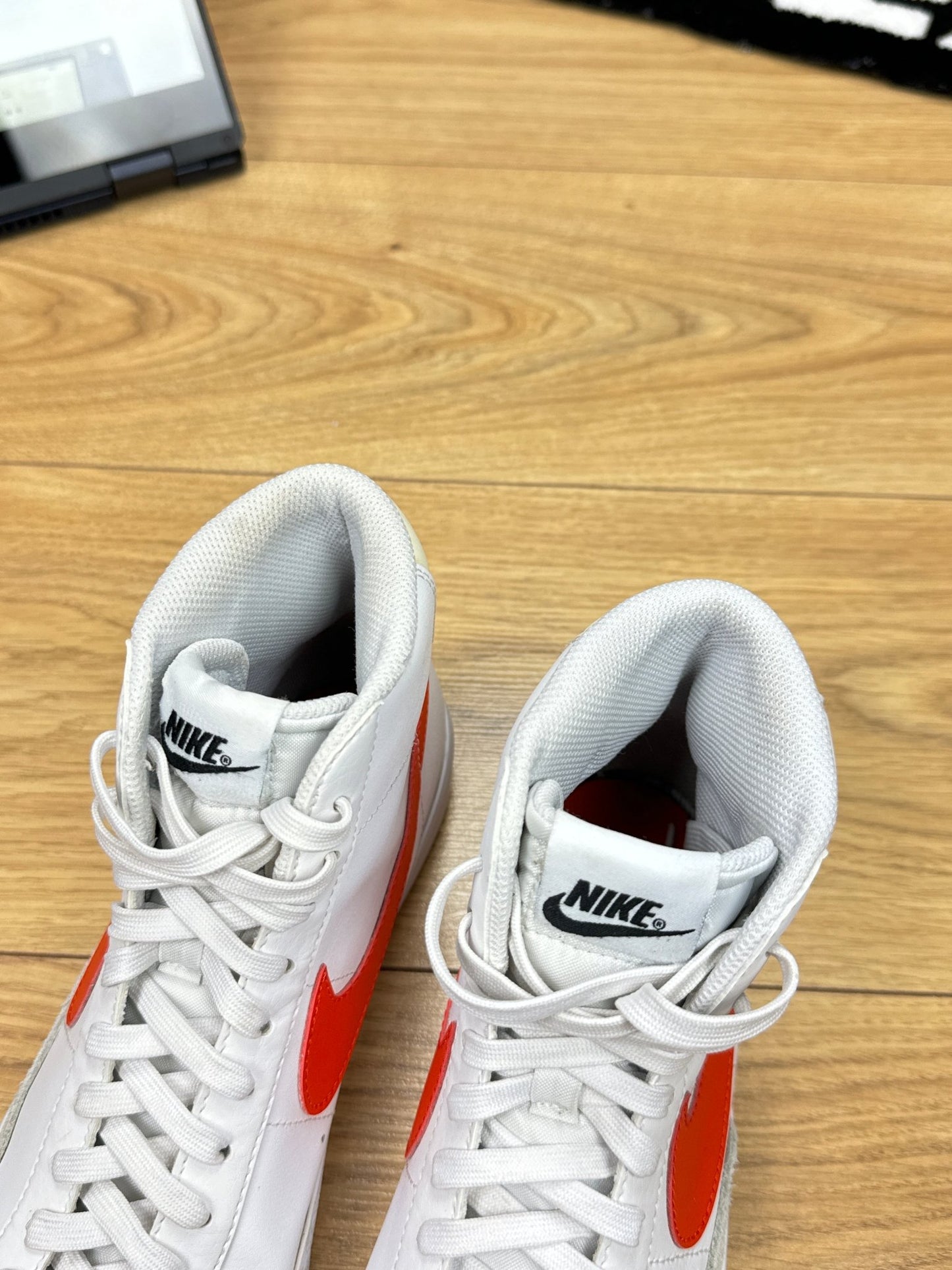 Nike Blazer Mid 77 (40)