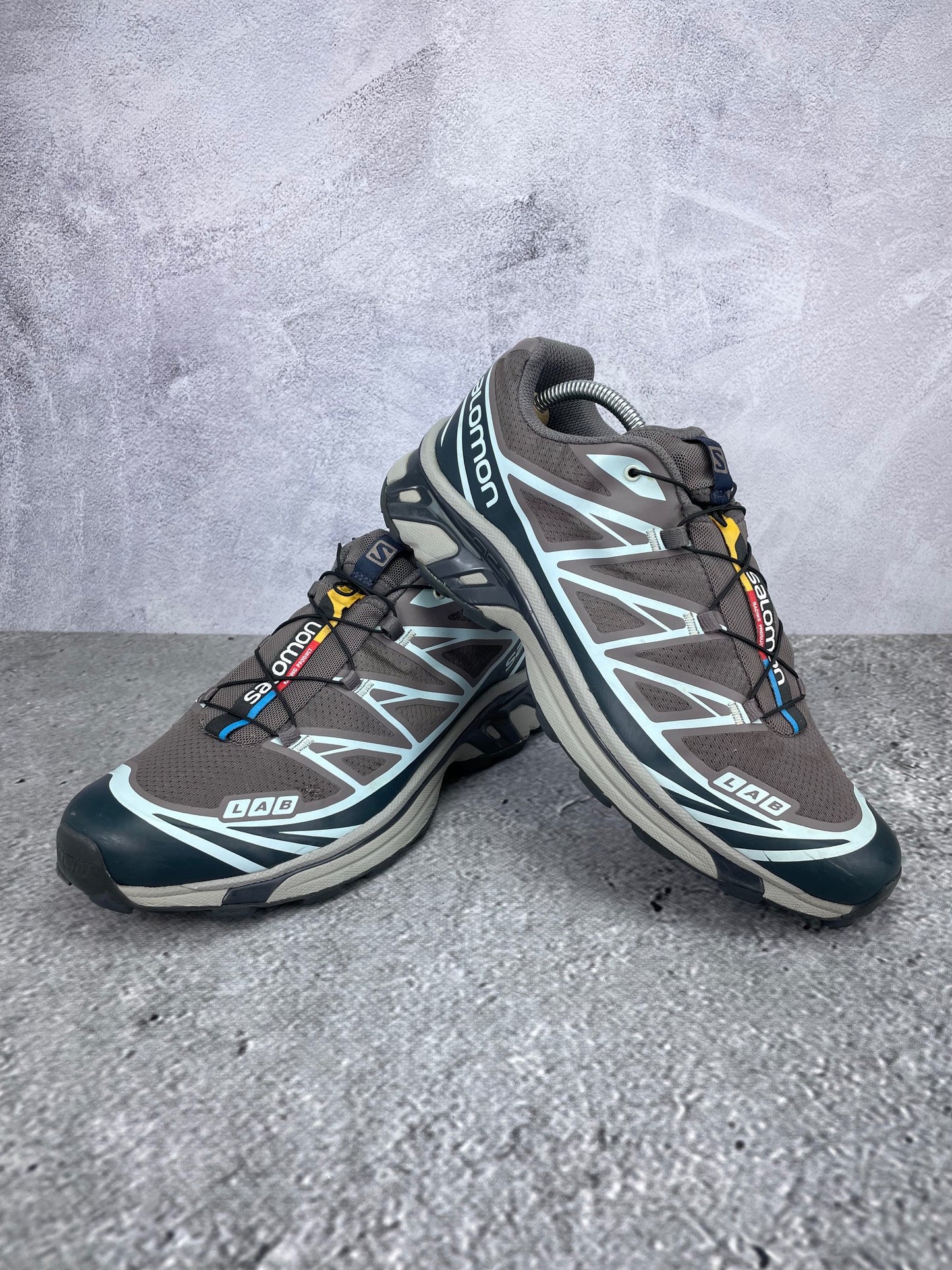 Salomon Xt-6 India Ink - buty sportowe, para butów, widok z boku na tle studyjnym