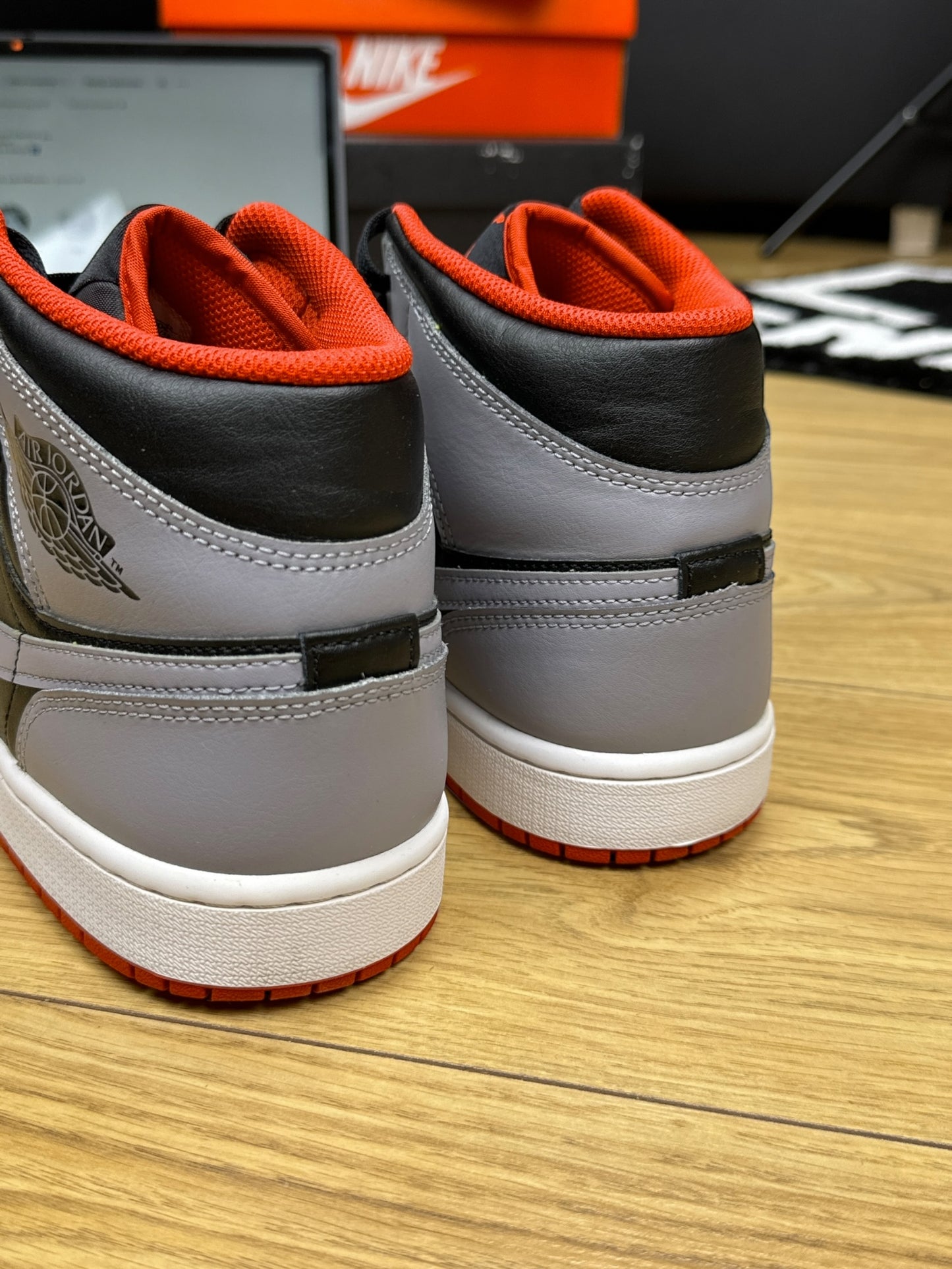 Nike Air Jordan 1 Mid (44)