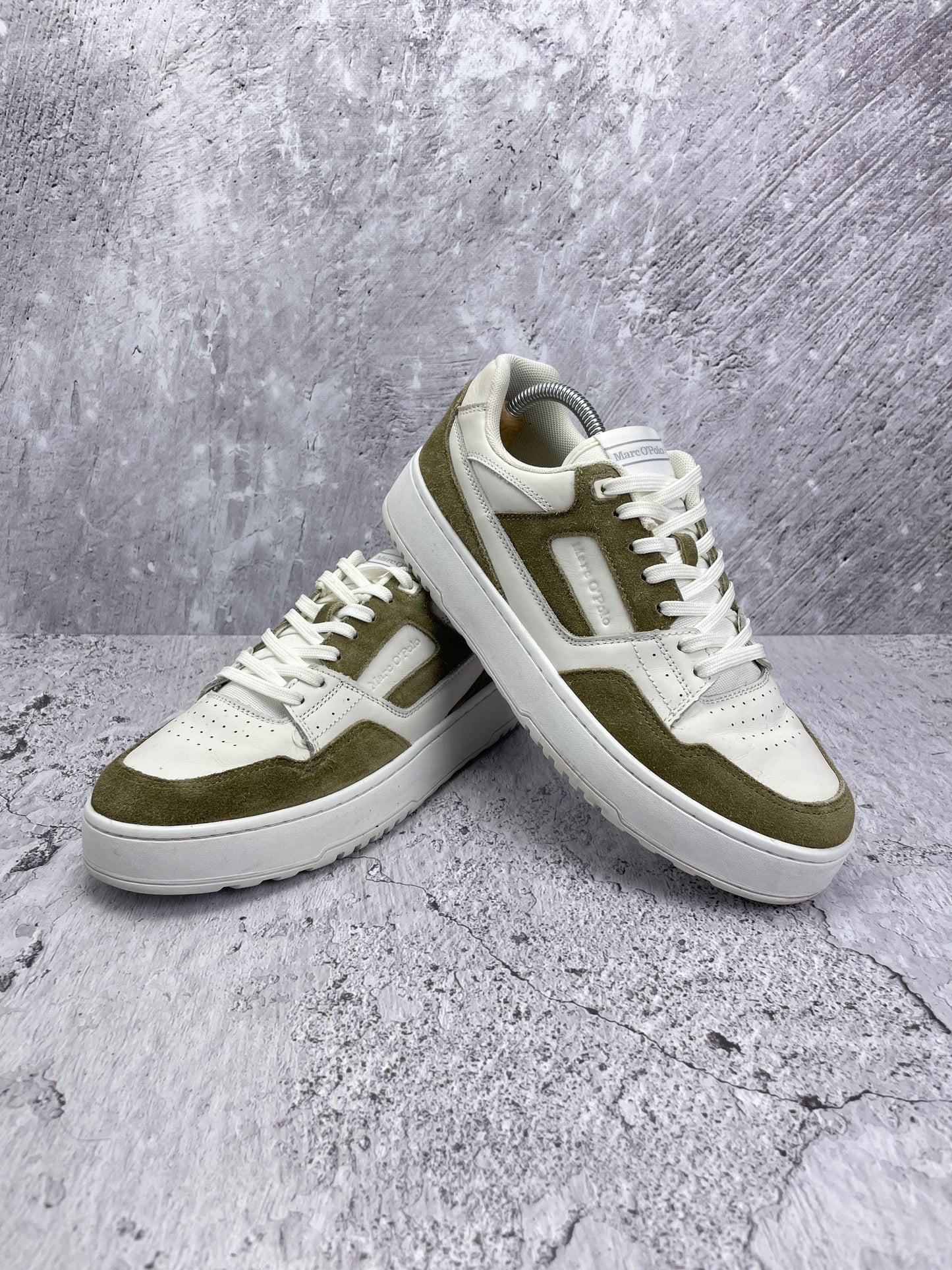Marc O'Polo Carlo ZO126133501 - buty sportowe, para butów, widok z boku na tle studyjnym