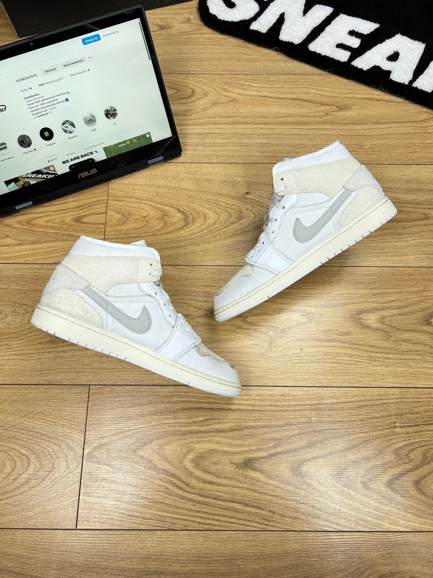 Nike Air Jordan 1 Mid (43)