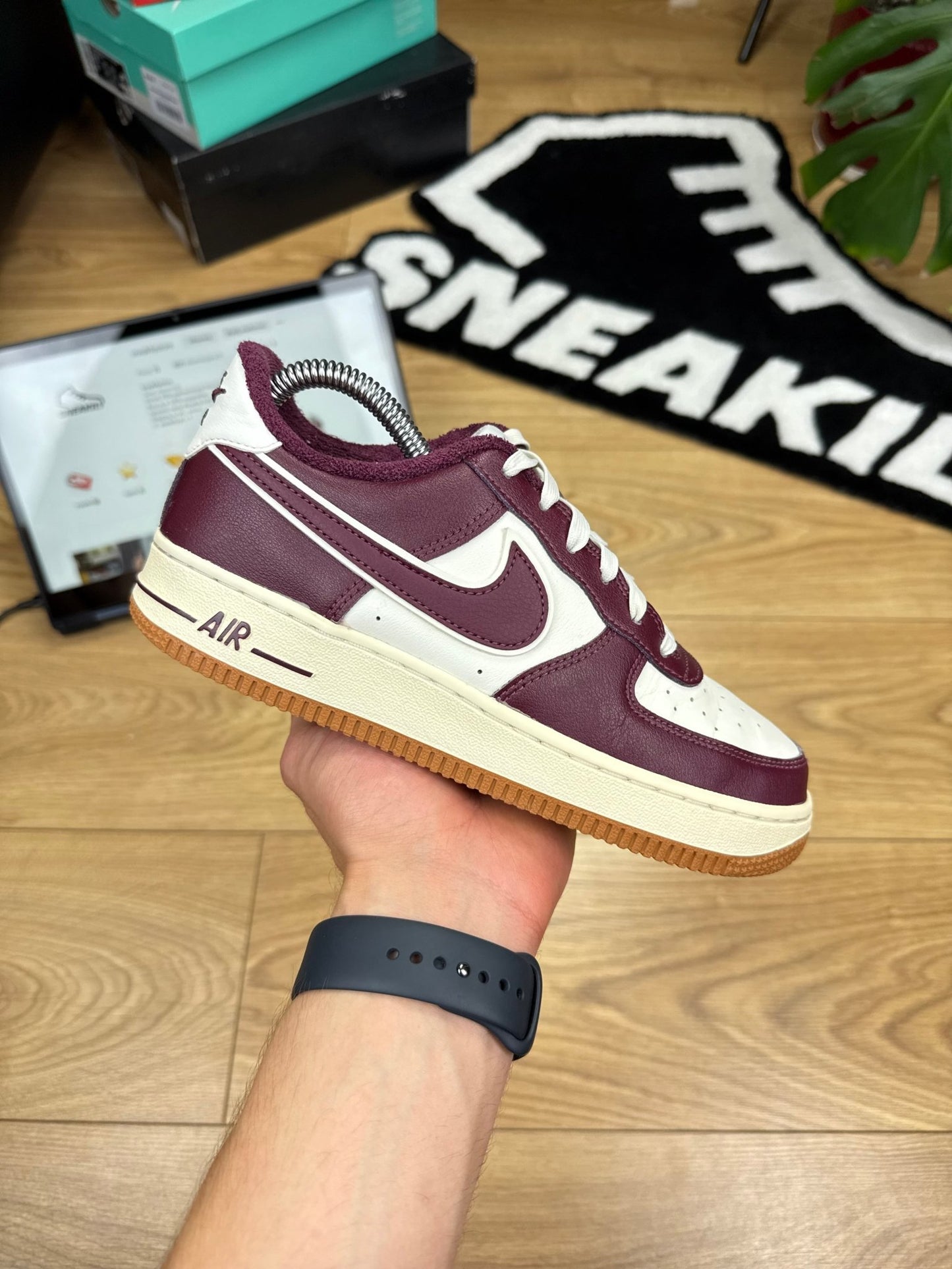 Nike Air Force 1 Low (37.5)