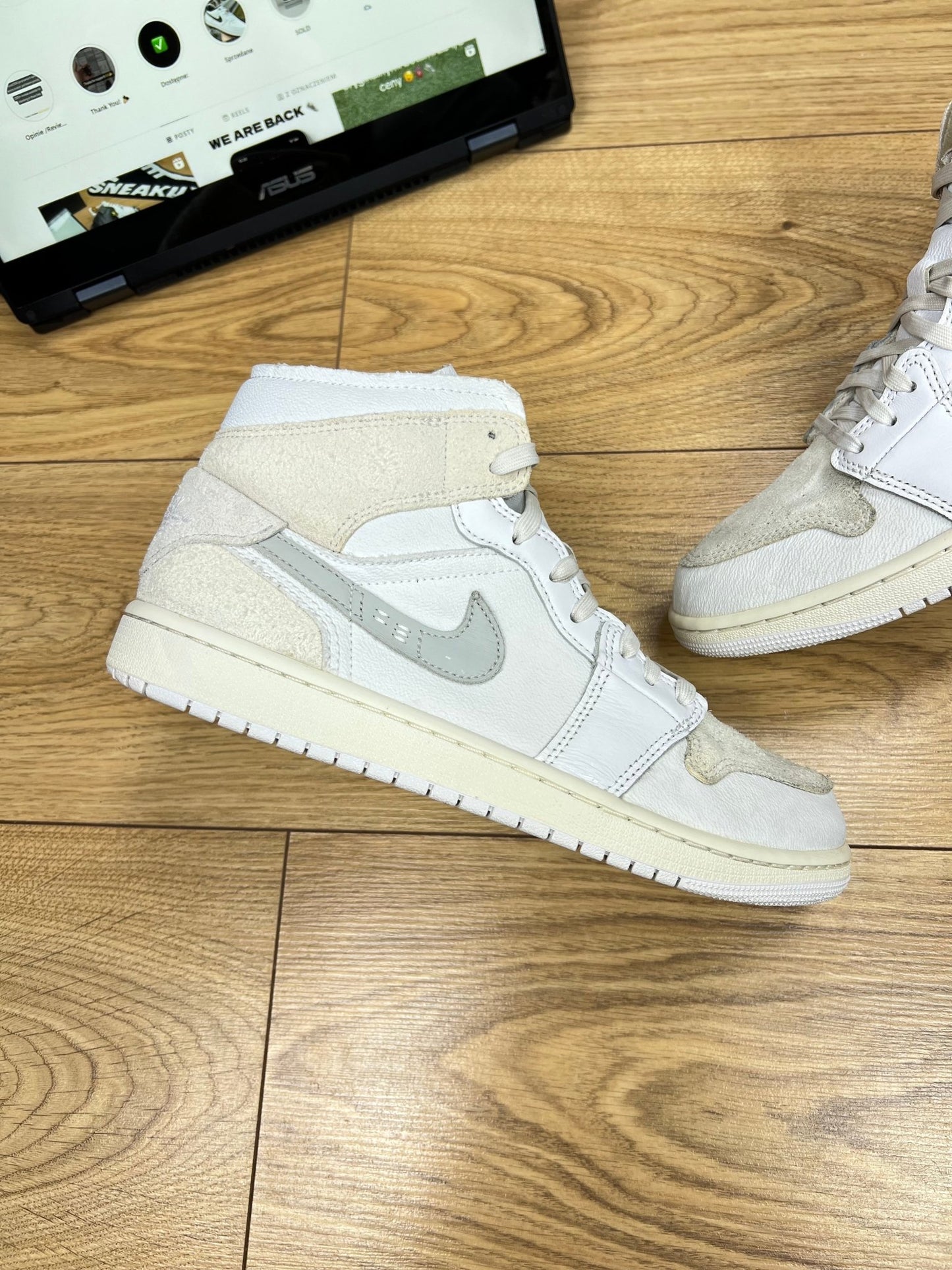 Nike Air Jordan 1 Mid (43)