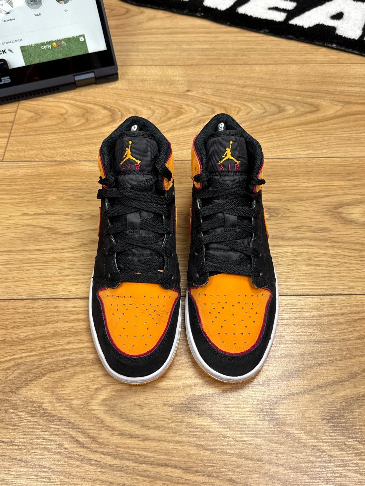 Nike Air Jordan 1 Mid (38)