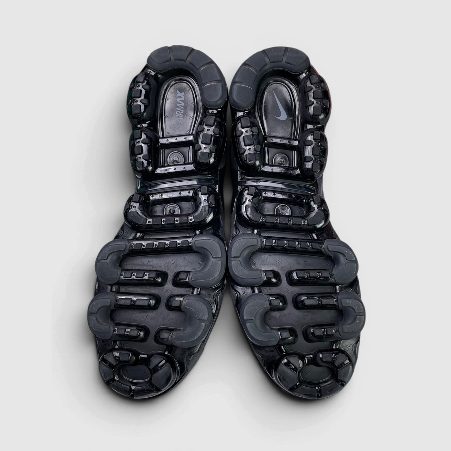 Nike Air VaporMax Plus Triple Black — buty sportowe męskie w bardzo dobrym stanie rozmiar 45, podeszwa