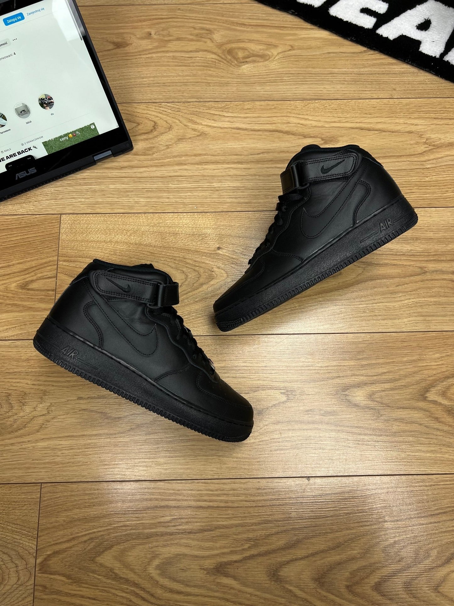 Nike Air Force 1 Mid (42.5)
