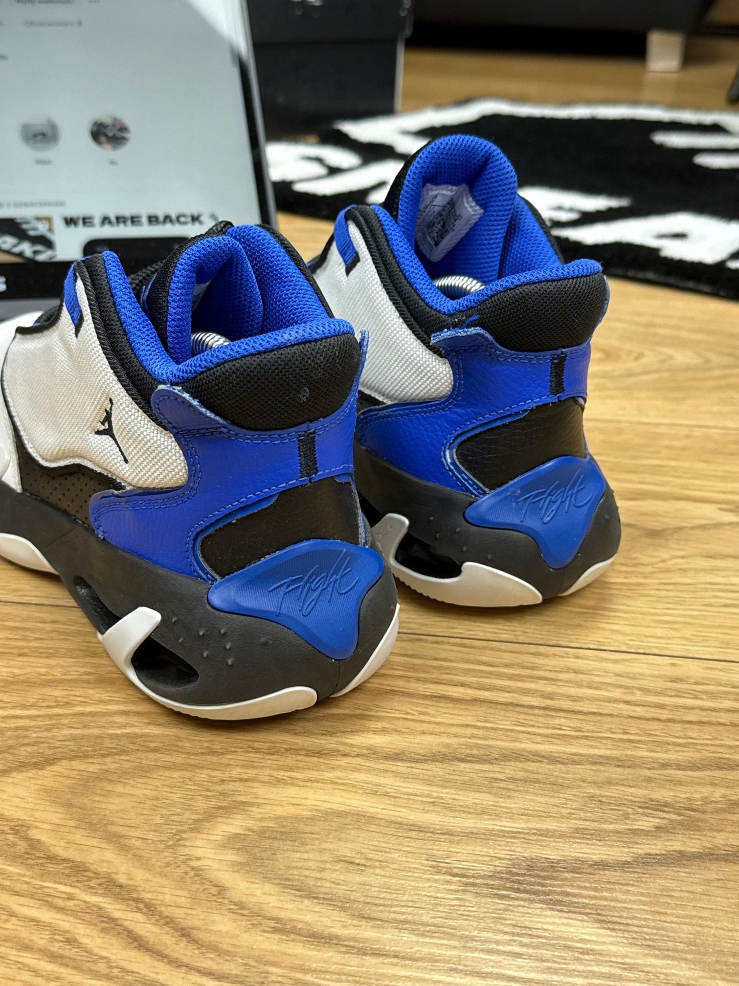 Nike Air Jordan Max Aura 4 (37.5)