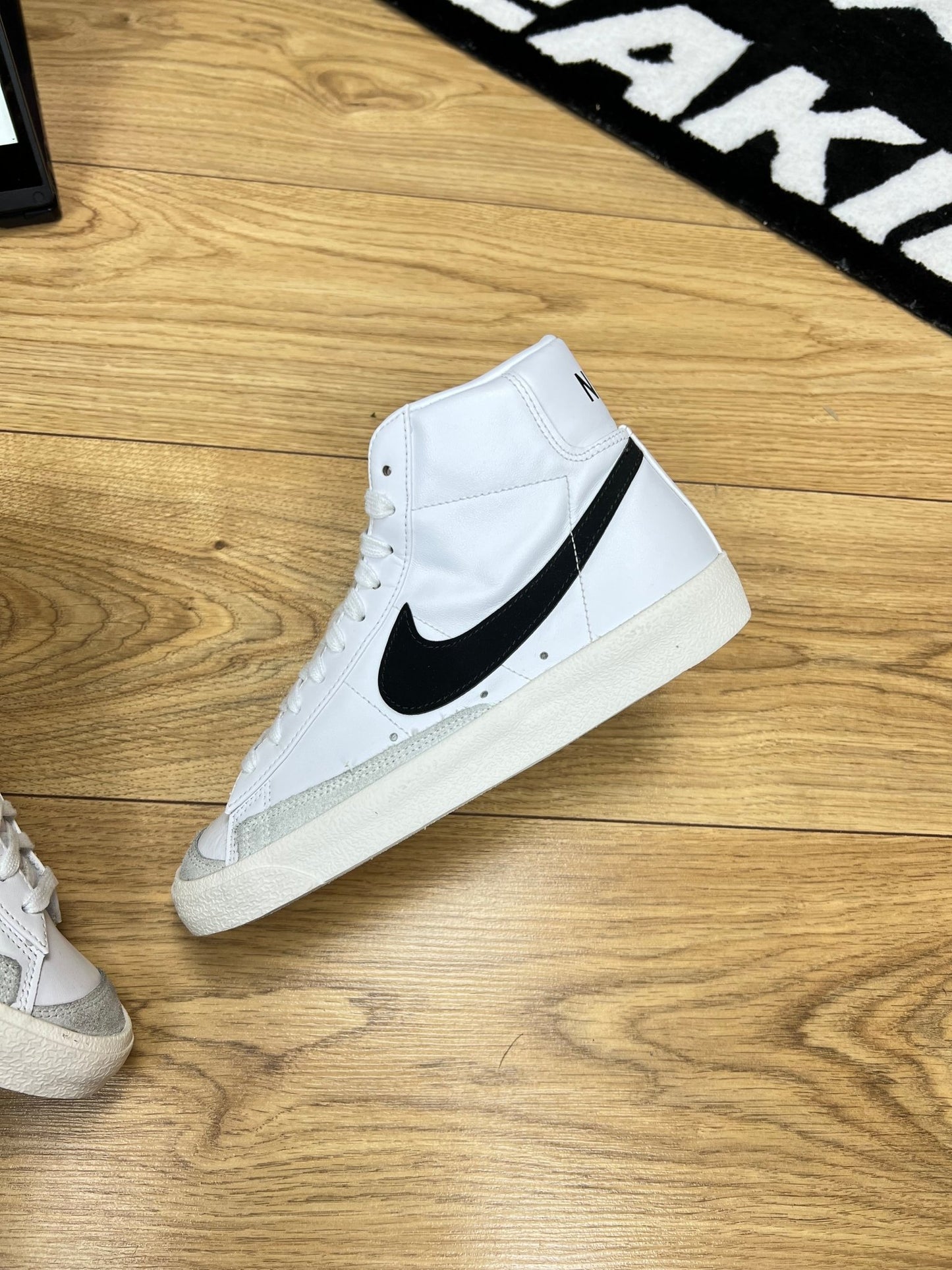 Nike Blazer Mid 77 (38.5)