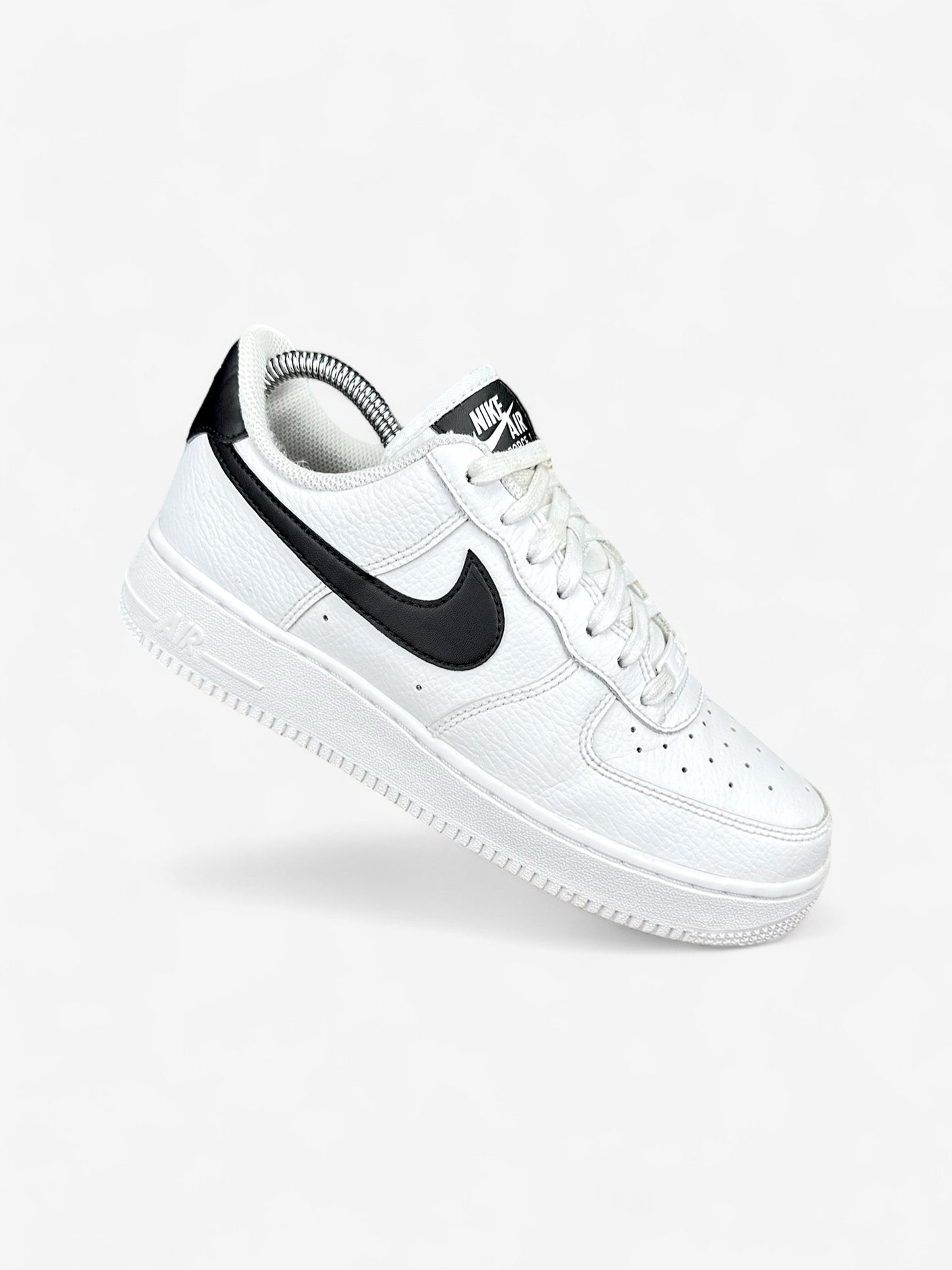 Nike Air Force 1 Low (38.5)