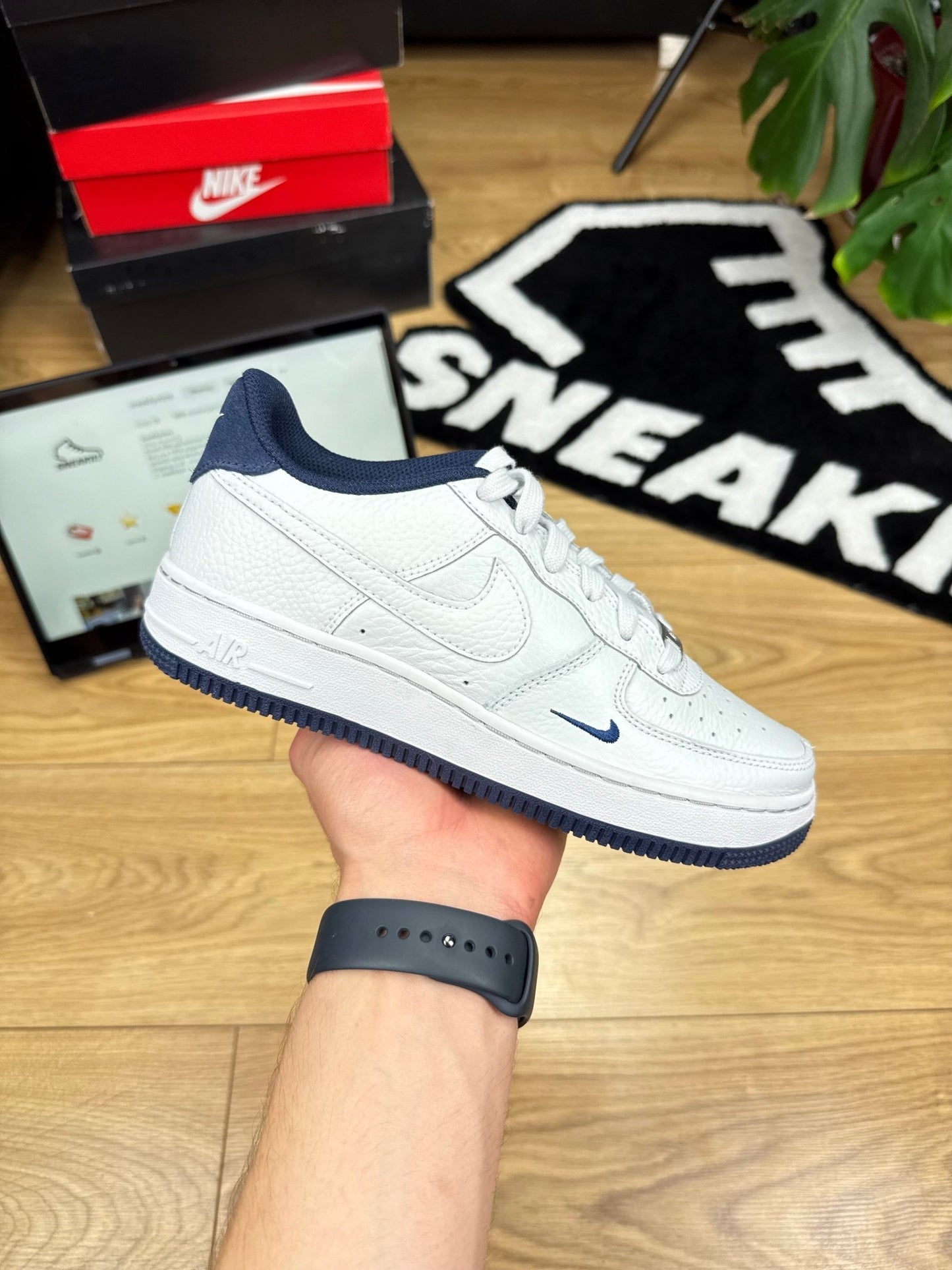 Nike Air Force 1 Low (37.5)