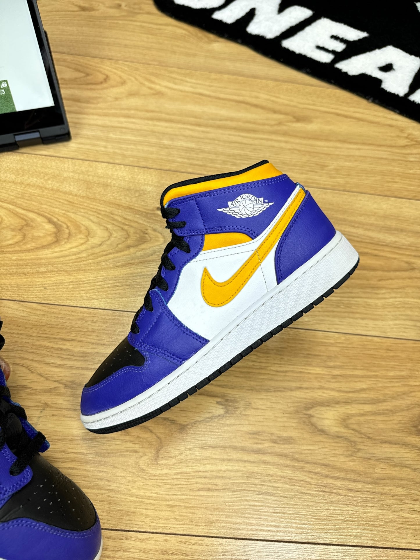 Nike Air Jordan 1 Mid (38.5)