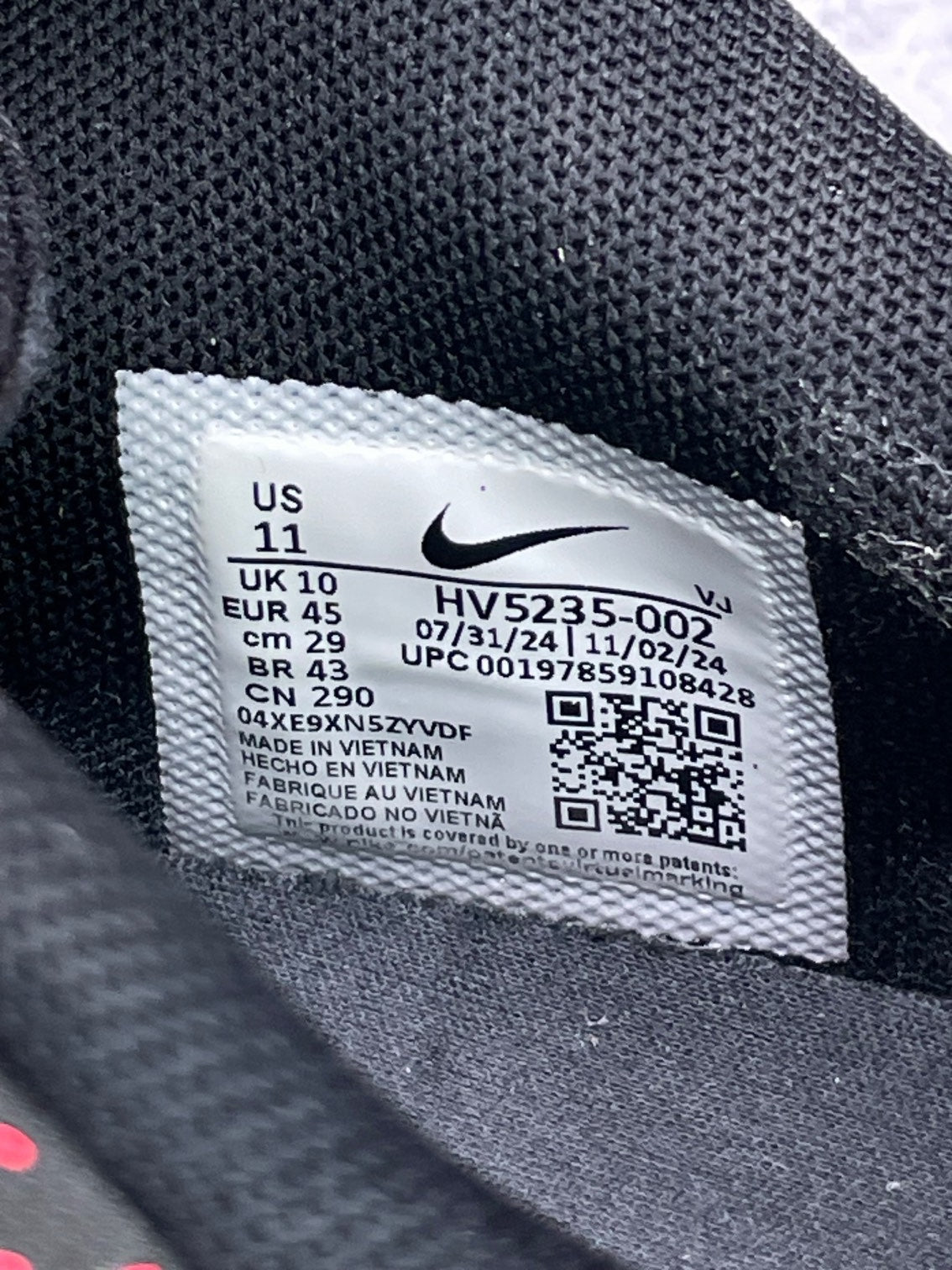 Nike Air Max DN Black Bright Crimson — buty sportowe męskie w bardzo dobrym stanie rozmiar 45, etykieta z kodem modelu HV5235-002