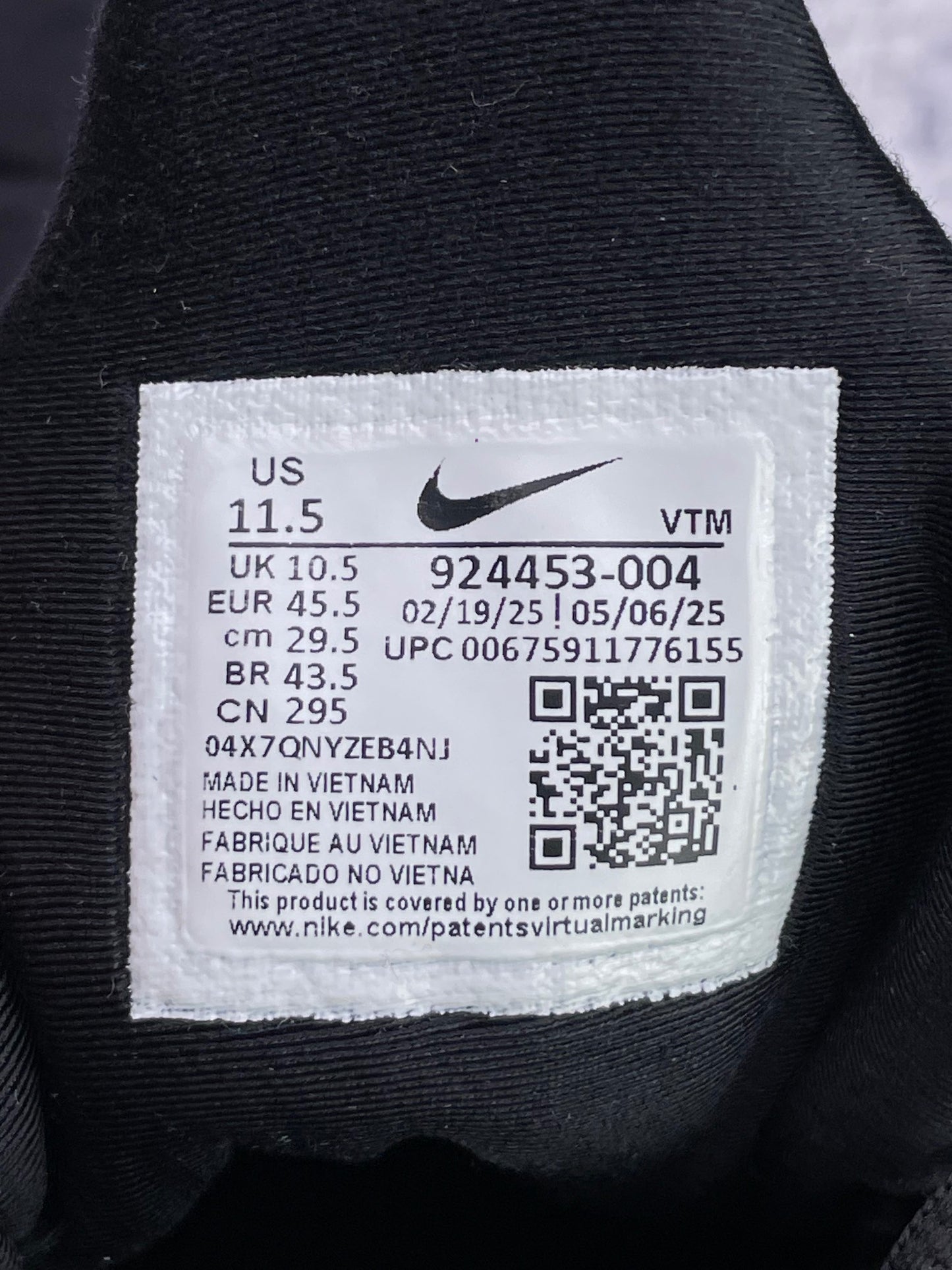 Nike Air VaporMax Plus Triple Black — buty sportowe męskie w bardzo dobrym stanie rozmiar 45.5, etykieta z kodem modelu 924453-004