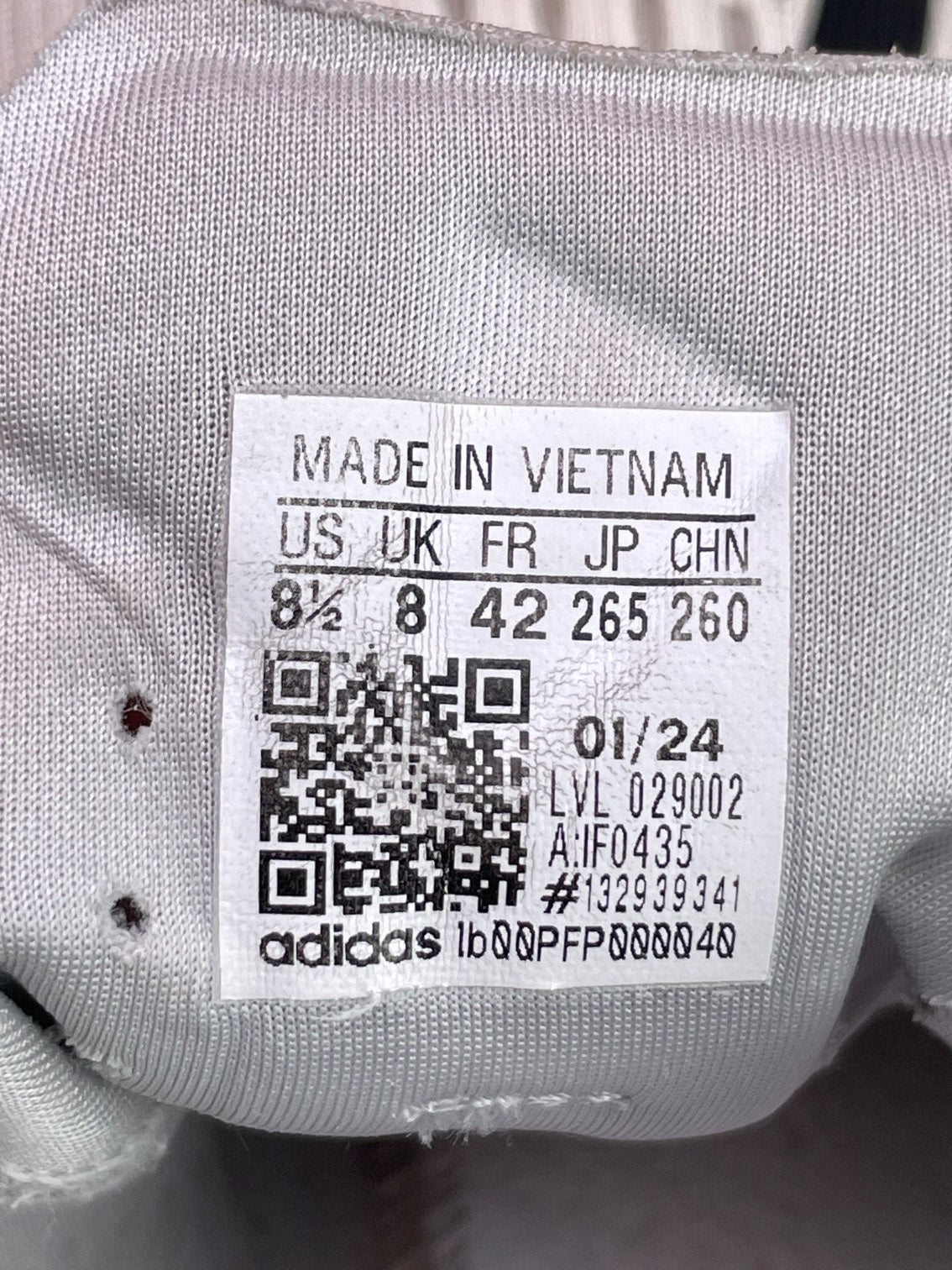 Adidas Adizero Cybersonic — buty sportowe męskie w bardzo dobrym stanie rozmiar 42, etykieta z kodem modelu IF0435