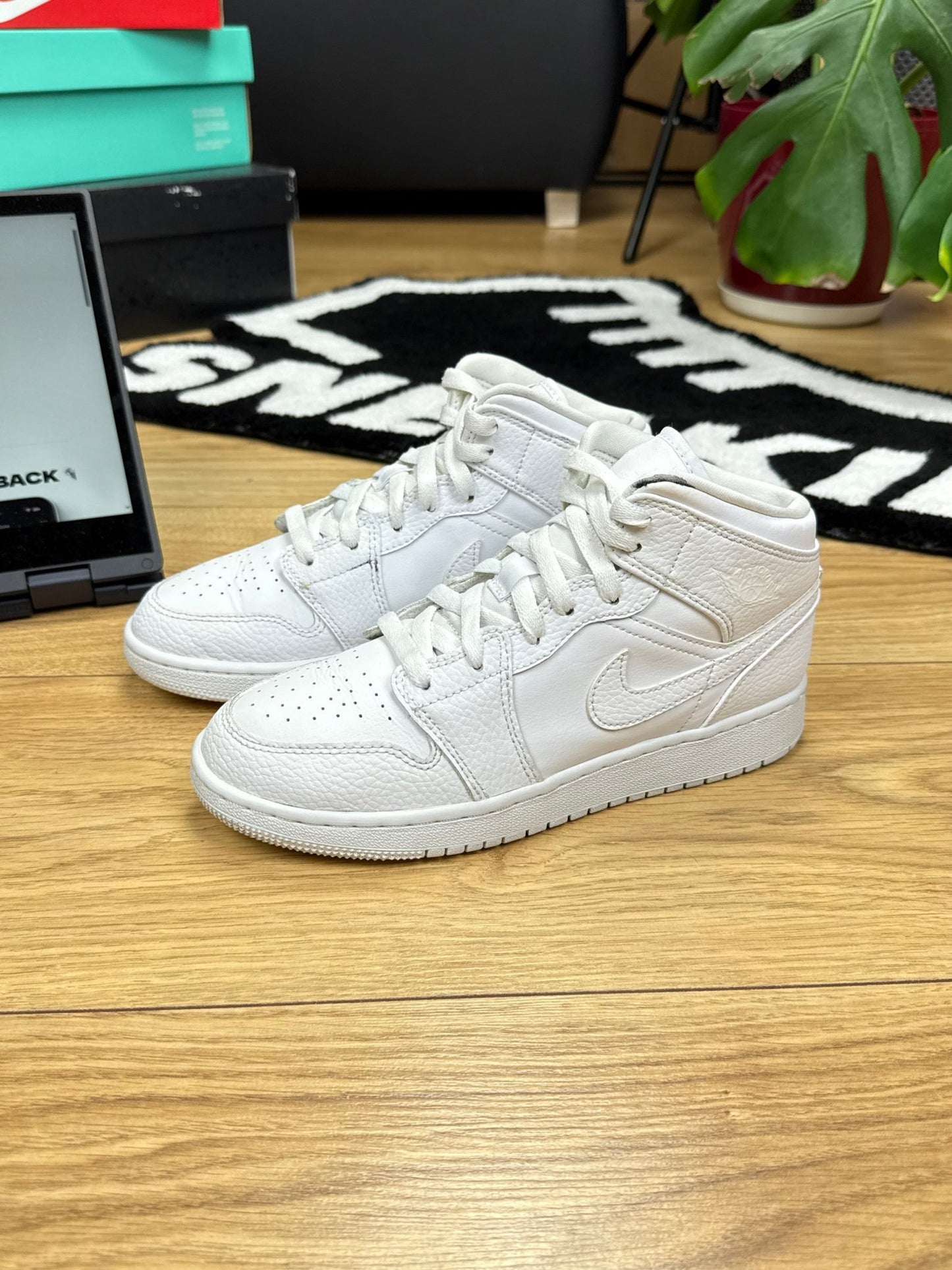 Nike Air Jordan 1 Mid (37.5)