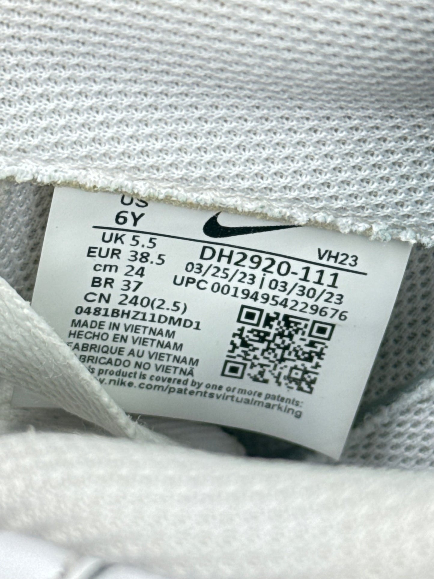 Nike Air Force 1 Low (38.5)