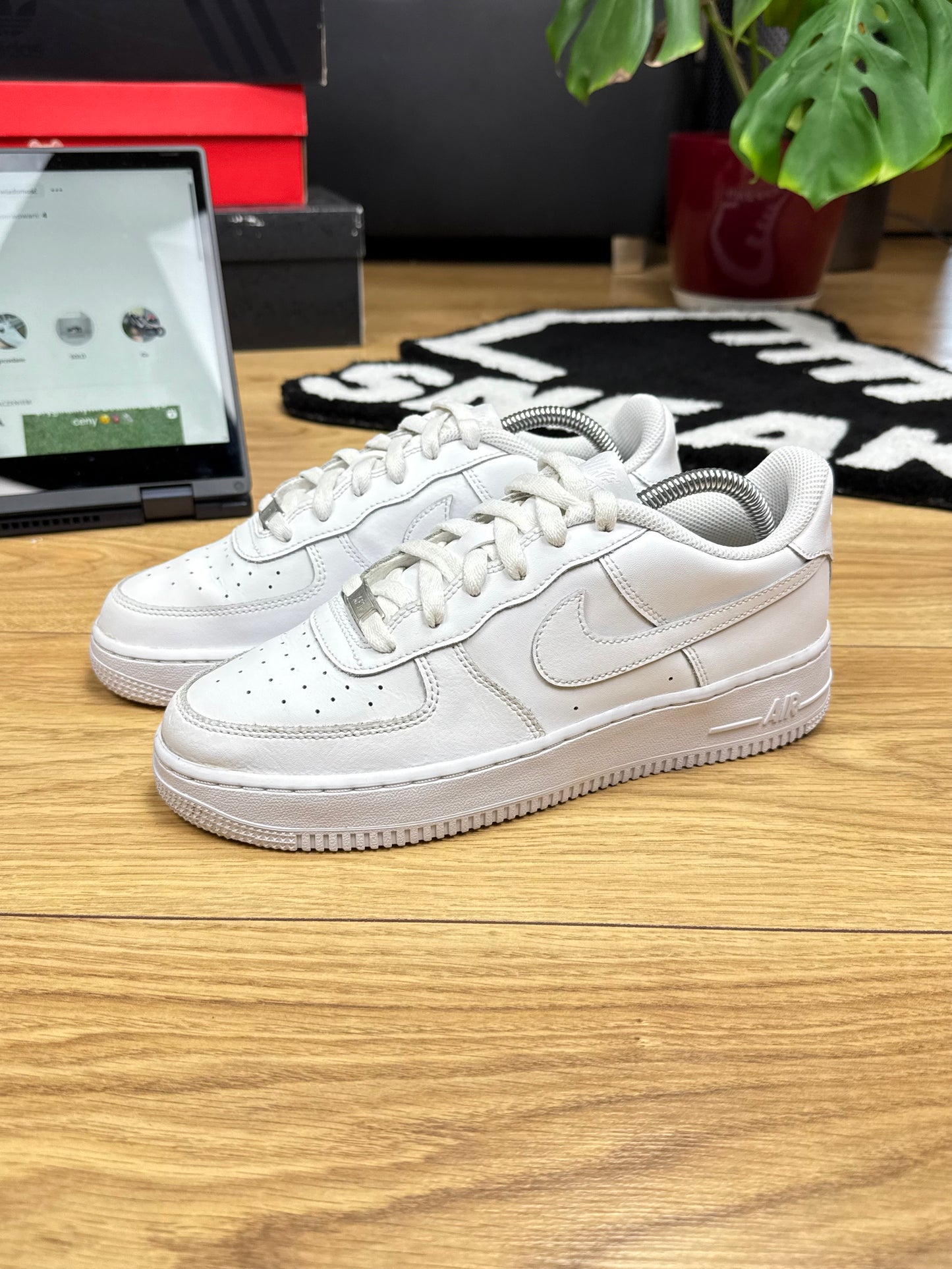 Nike Air Force 1 Low (40)