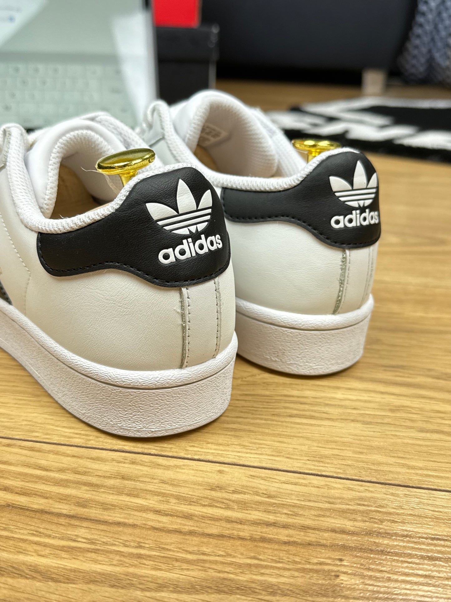 Adidas Superstar (40)