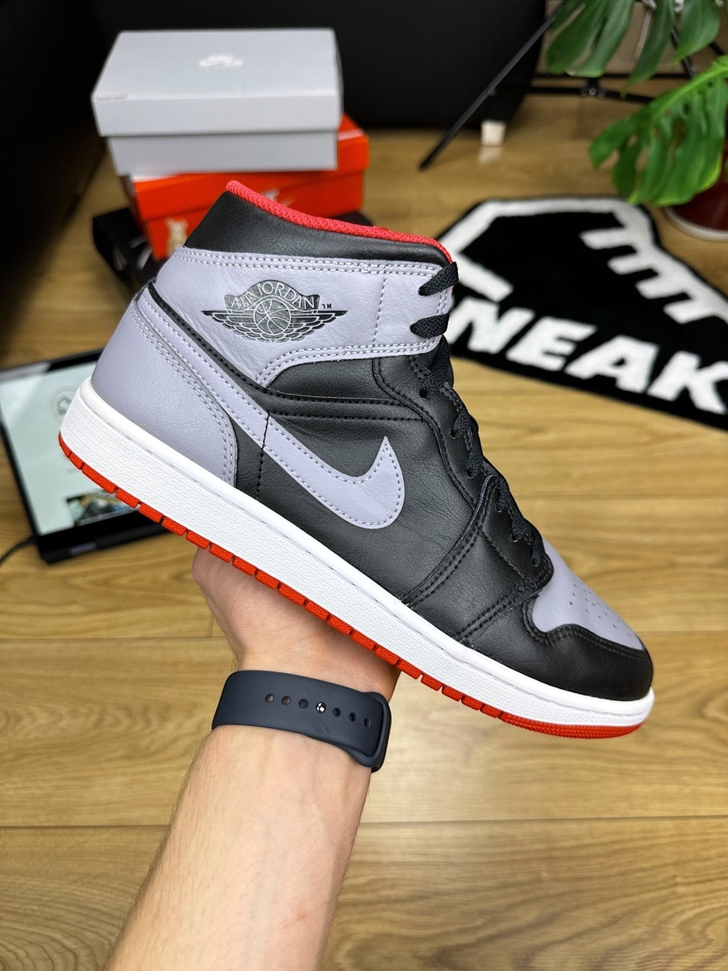 Nike Air Jordan 1 Mid (44)