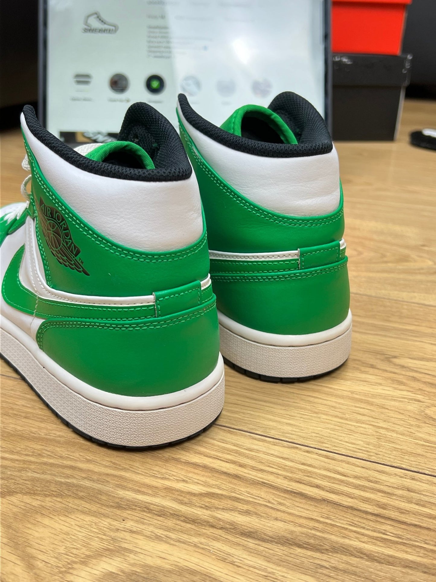 Nike Air Jordan 1 Mid (42.5)