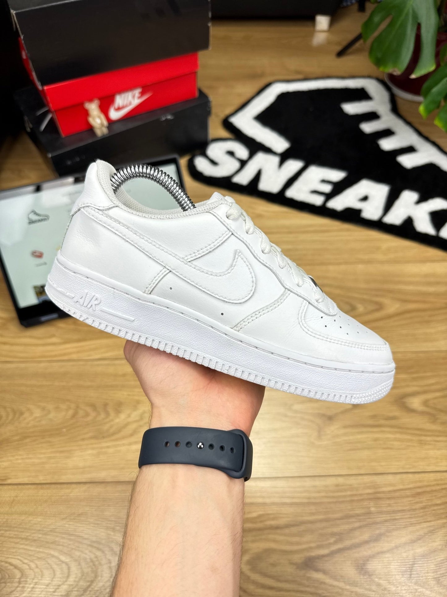 Nike Air Force 1 Low (37.5)