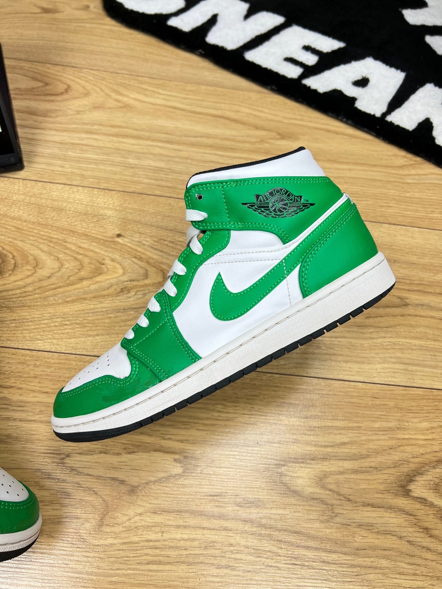 Nike Air Jordan 1 Mid (41)