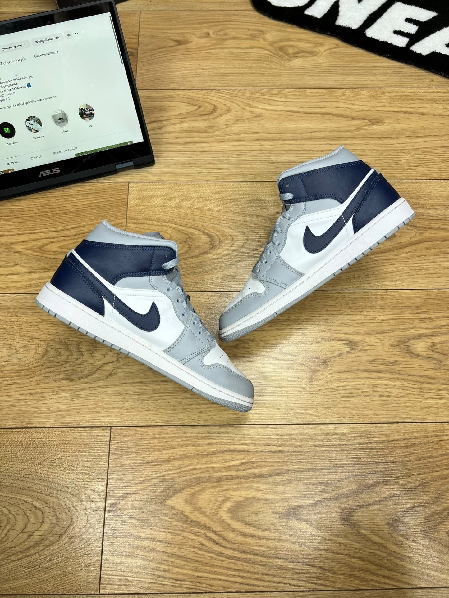 Nike Air Jordan 1 Mid (43)
