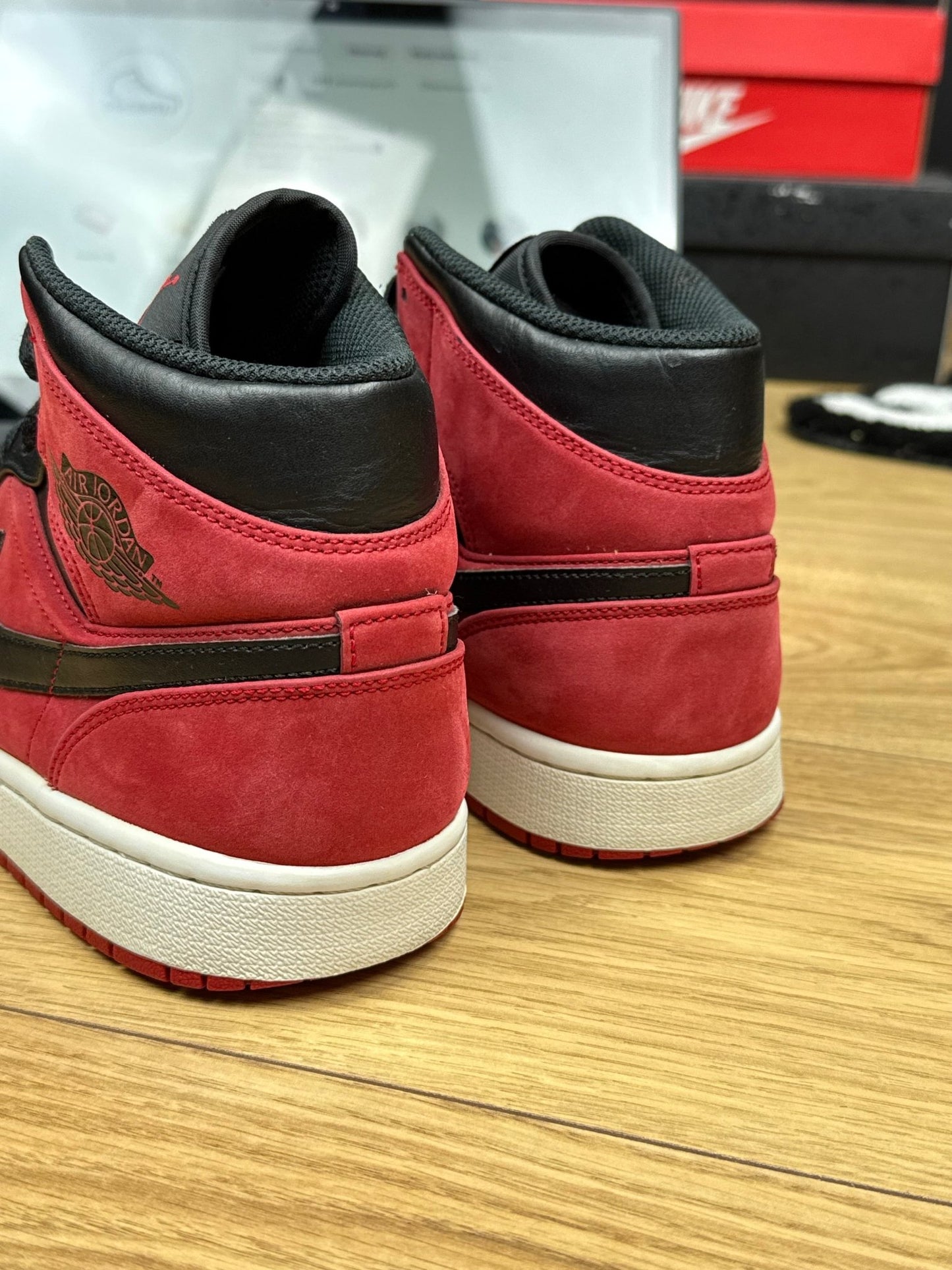 Nike Air Jordan 1 Mid (42)