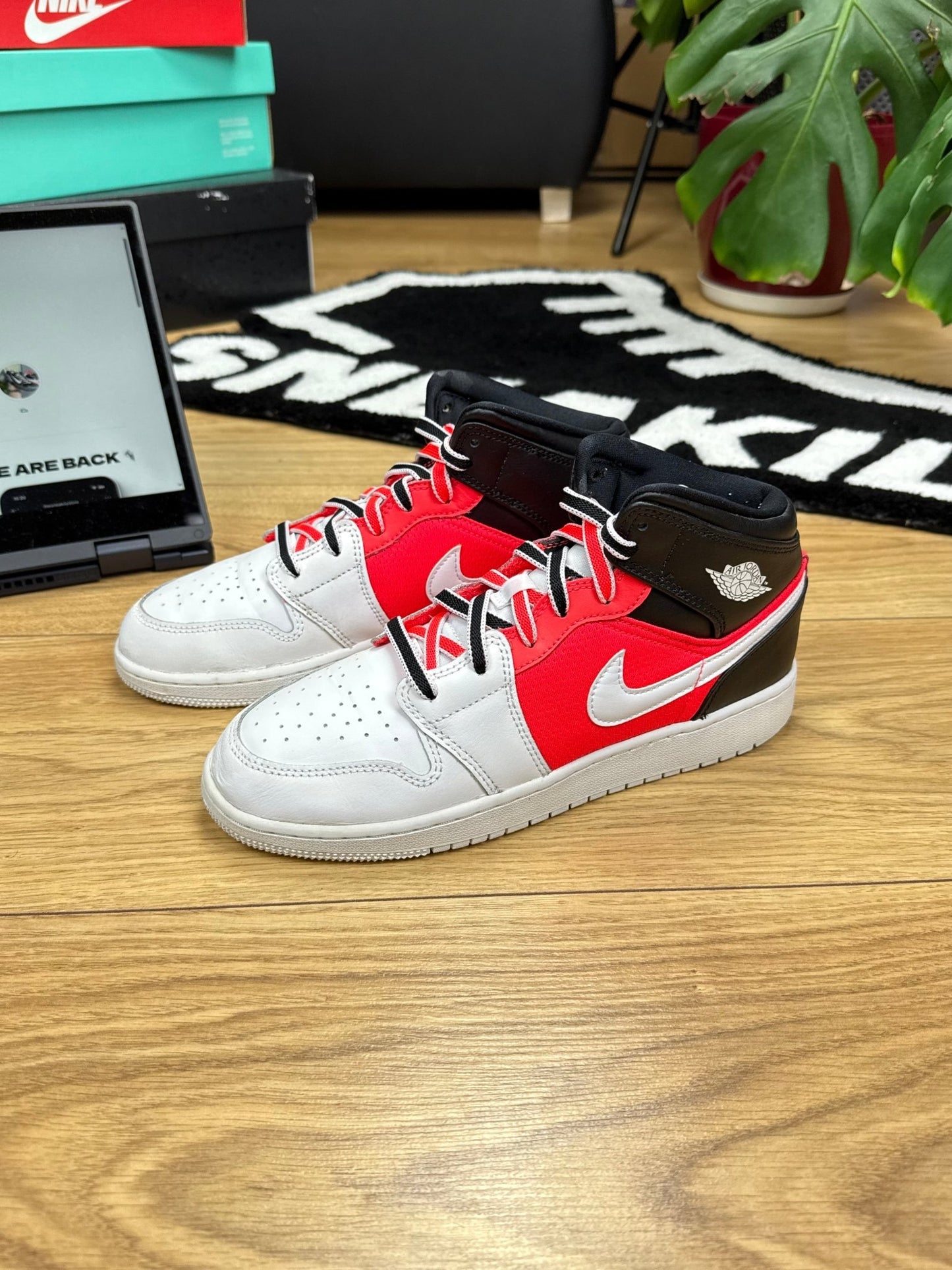 Nike Air Jordan 1 Mid (40)