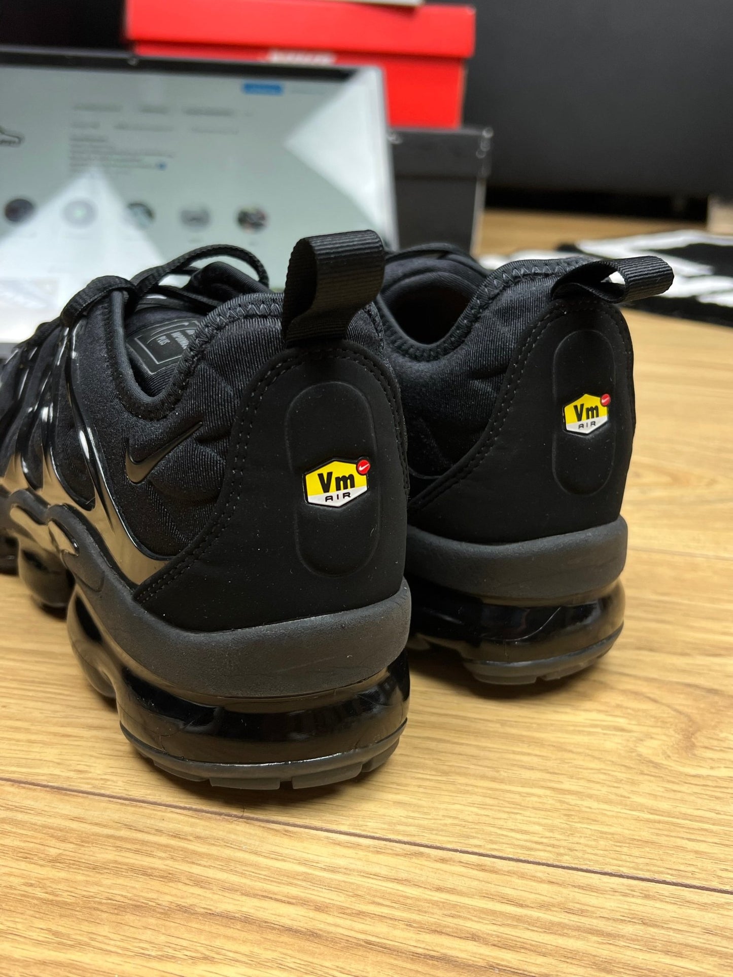 Nike Air Vapormax Plus (42.5)