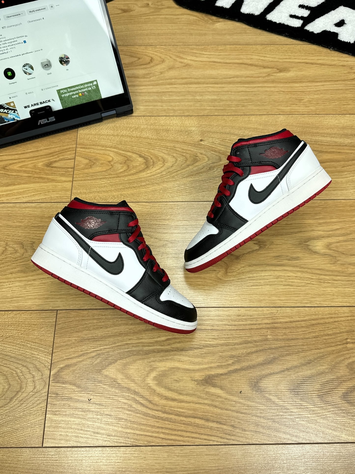 Nike Air Jordan 1 Mid (37.5)