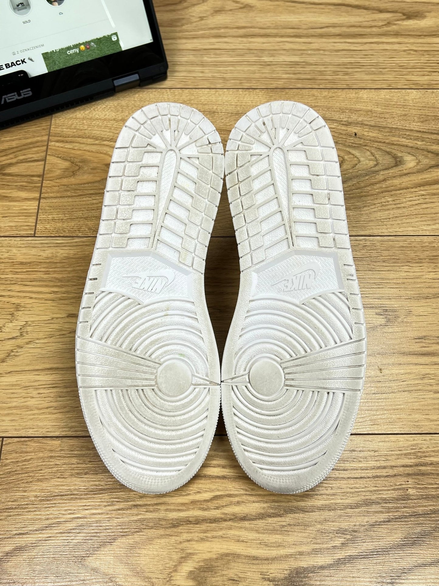 Nike Air Jordan 1 Mid (43)