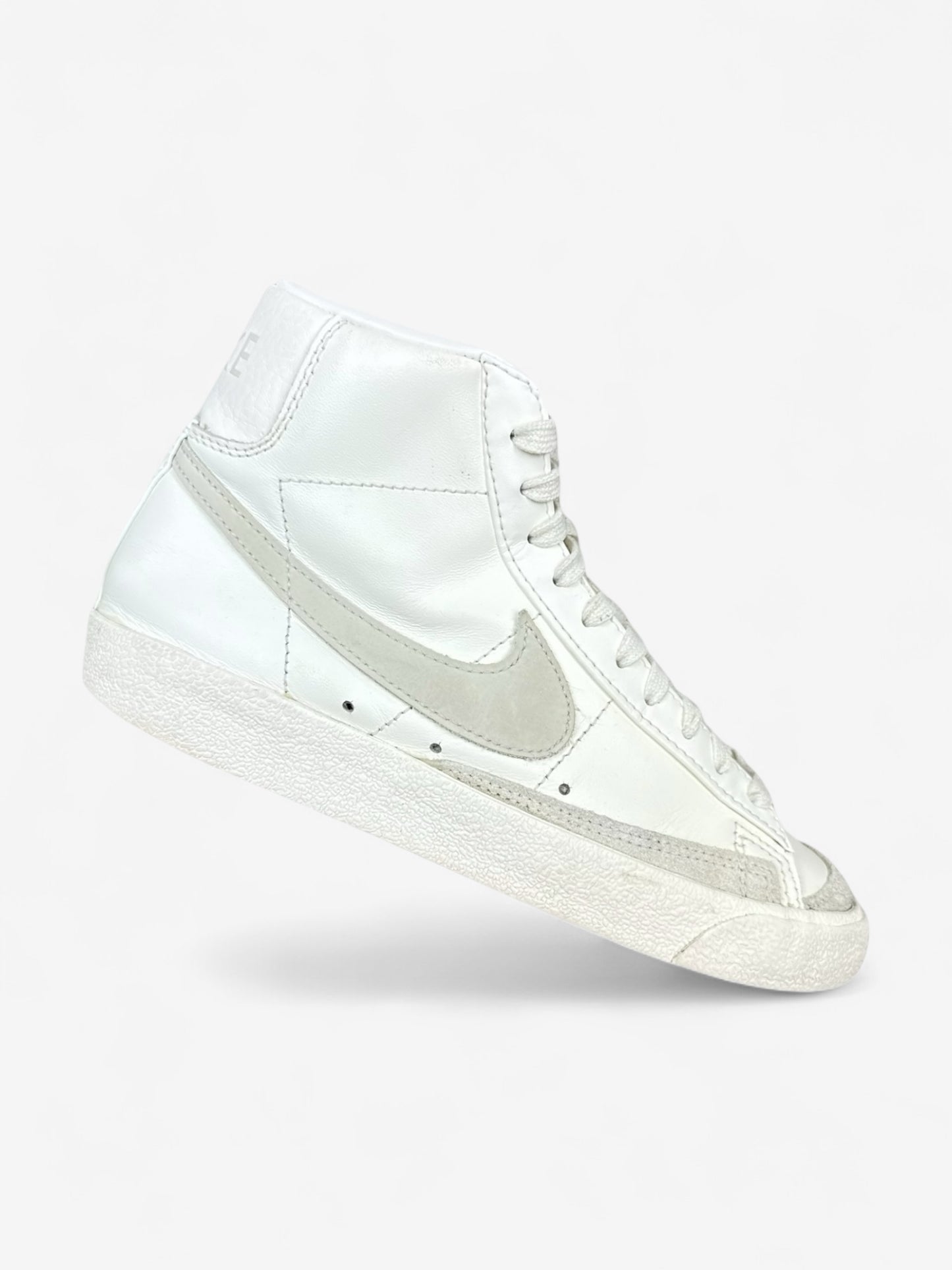 Nike Blazer Mid 77 (37.5)