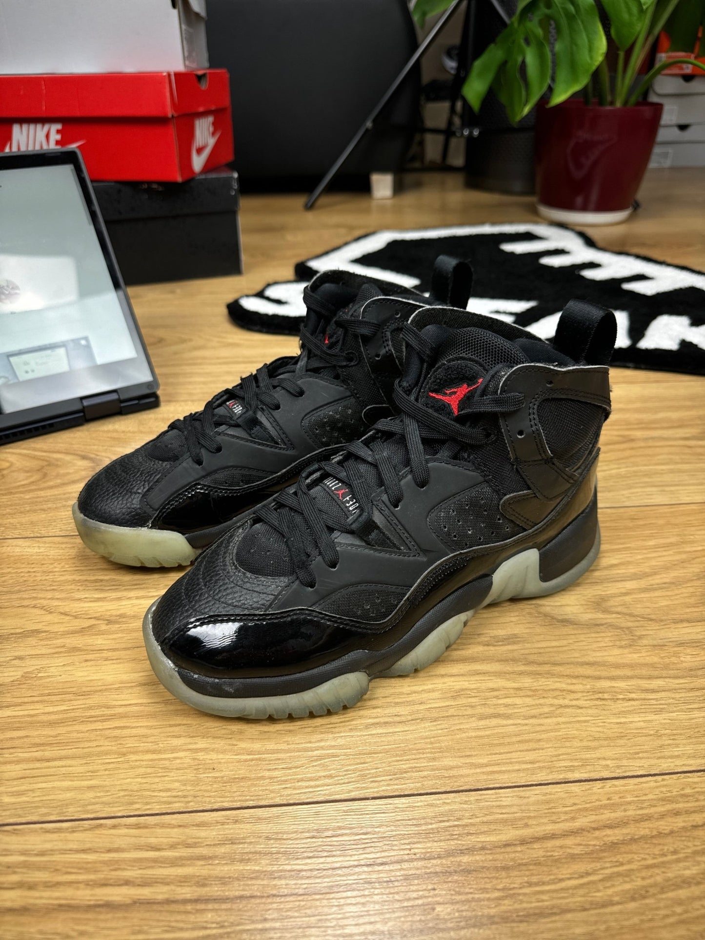 Nike Air Jordan Jumpman Two Trey (39)