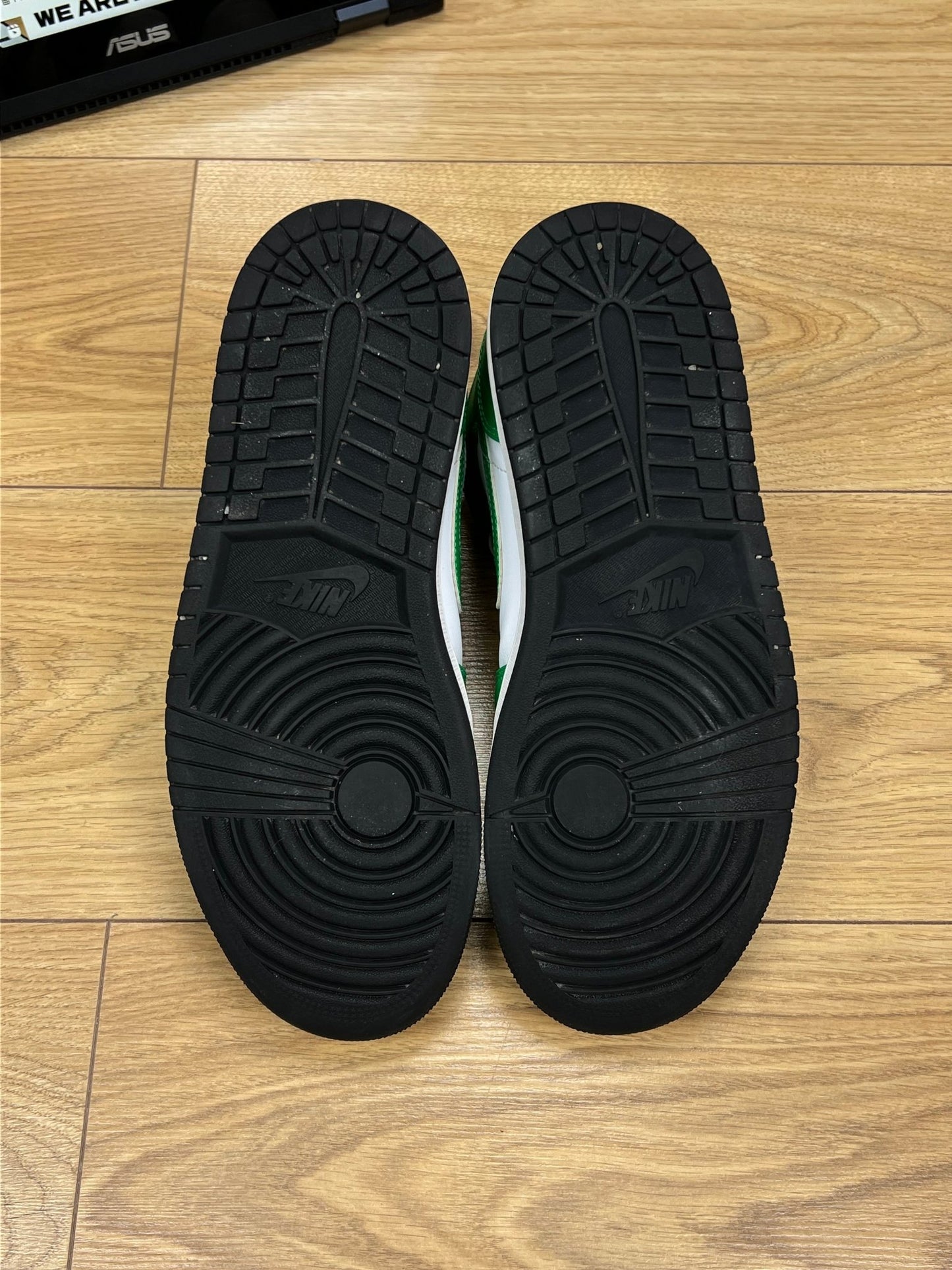 Nike Air Jordan 1 Mid (42.5)