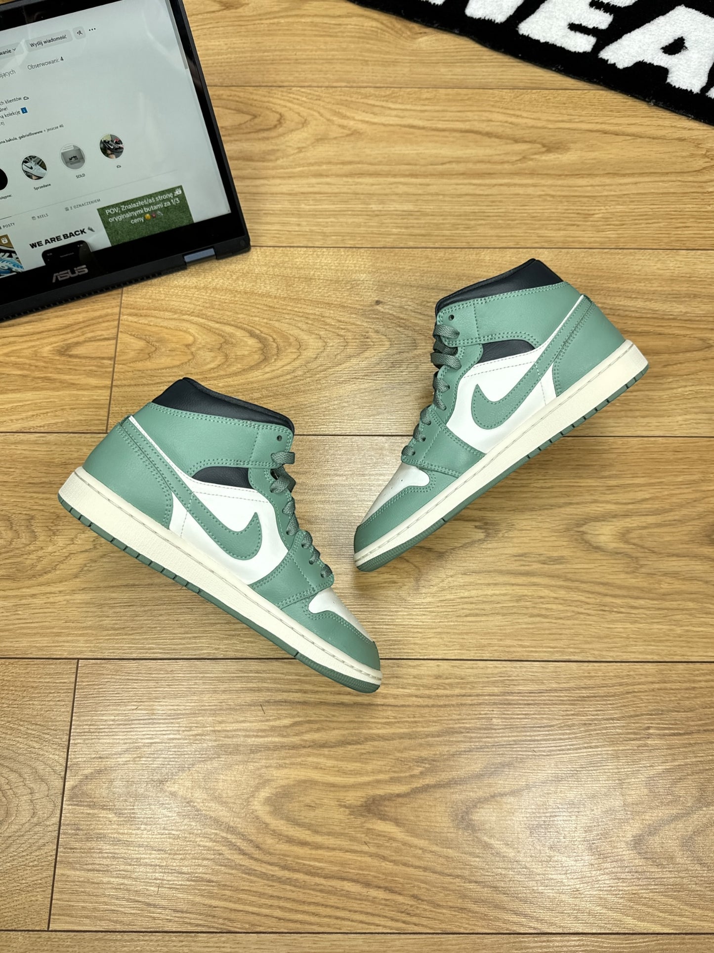 Nike Air Jordan 1 Mid (39)